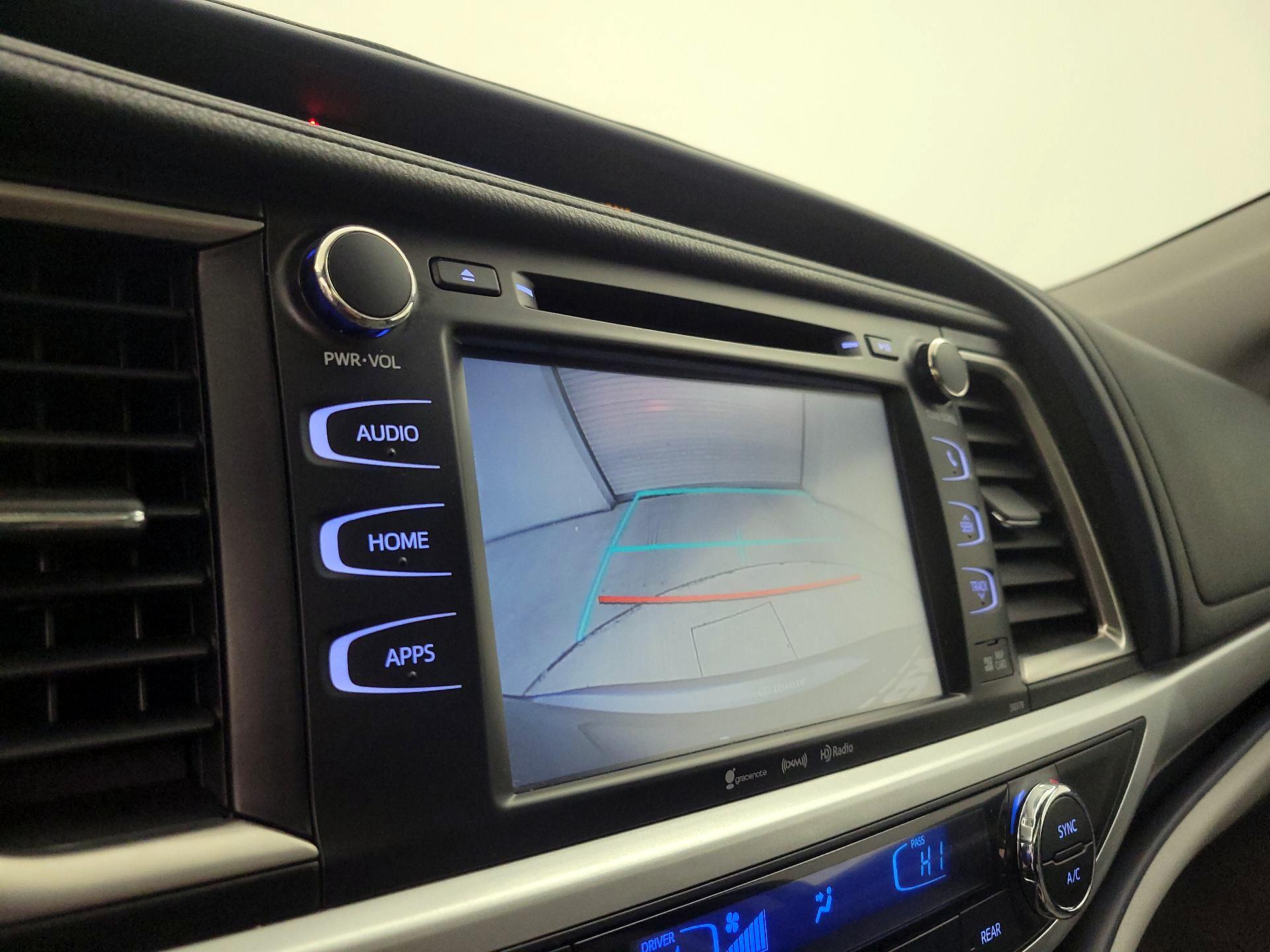 Thumbnail: 2018 Toyota Highlander - 14