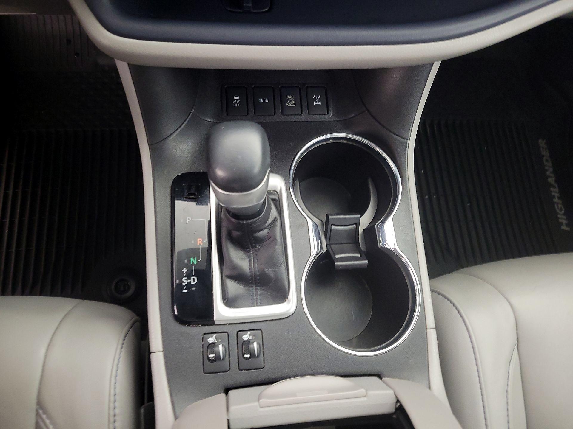 Thumbnail: 2018 Toyota Highlander - 17