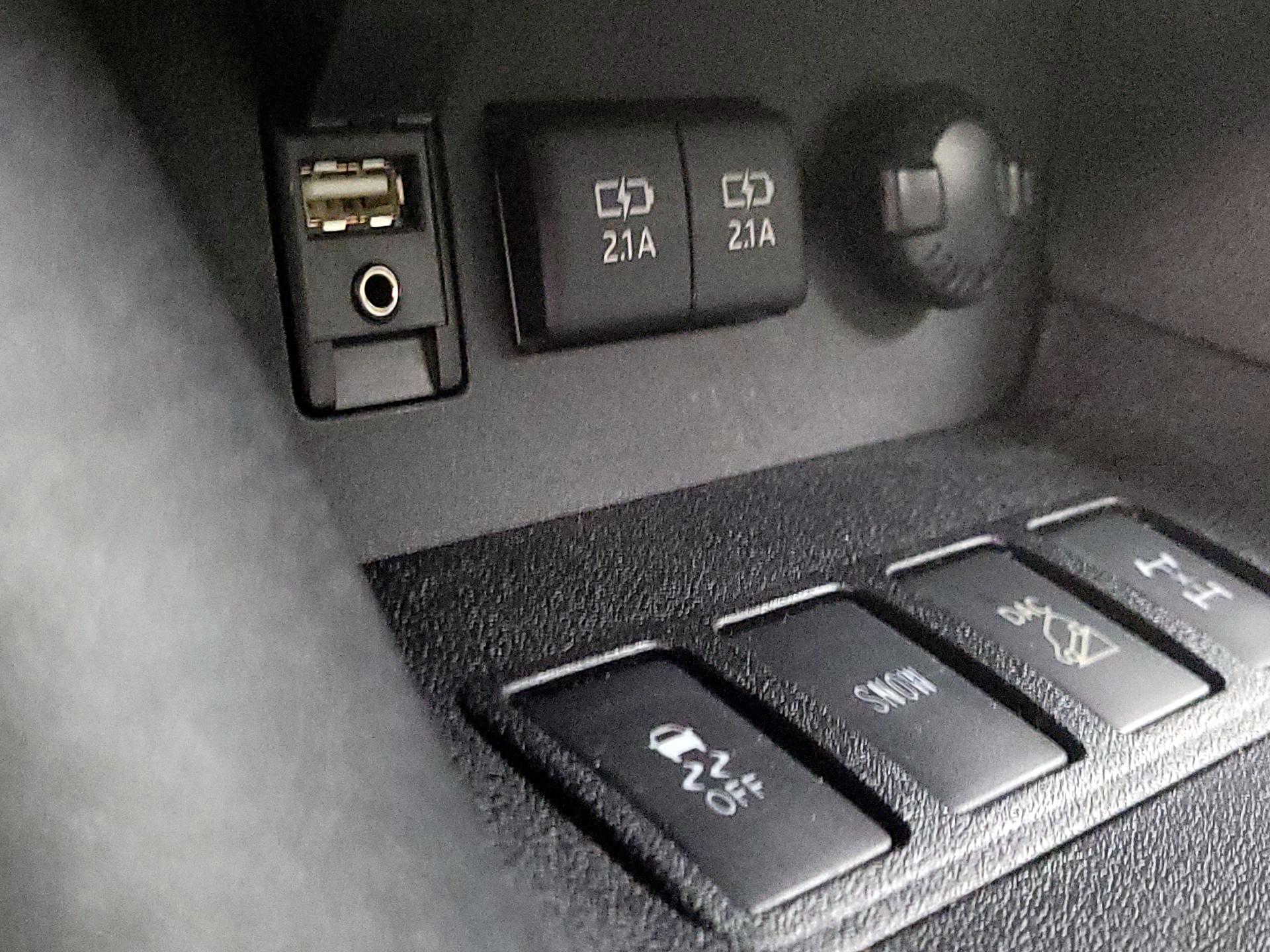 Thumbnail: 2018 Toyota Highlander - 18