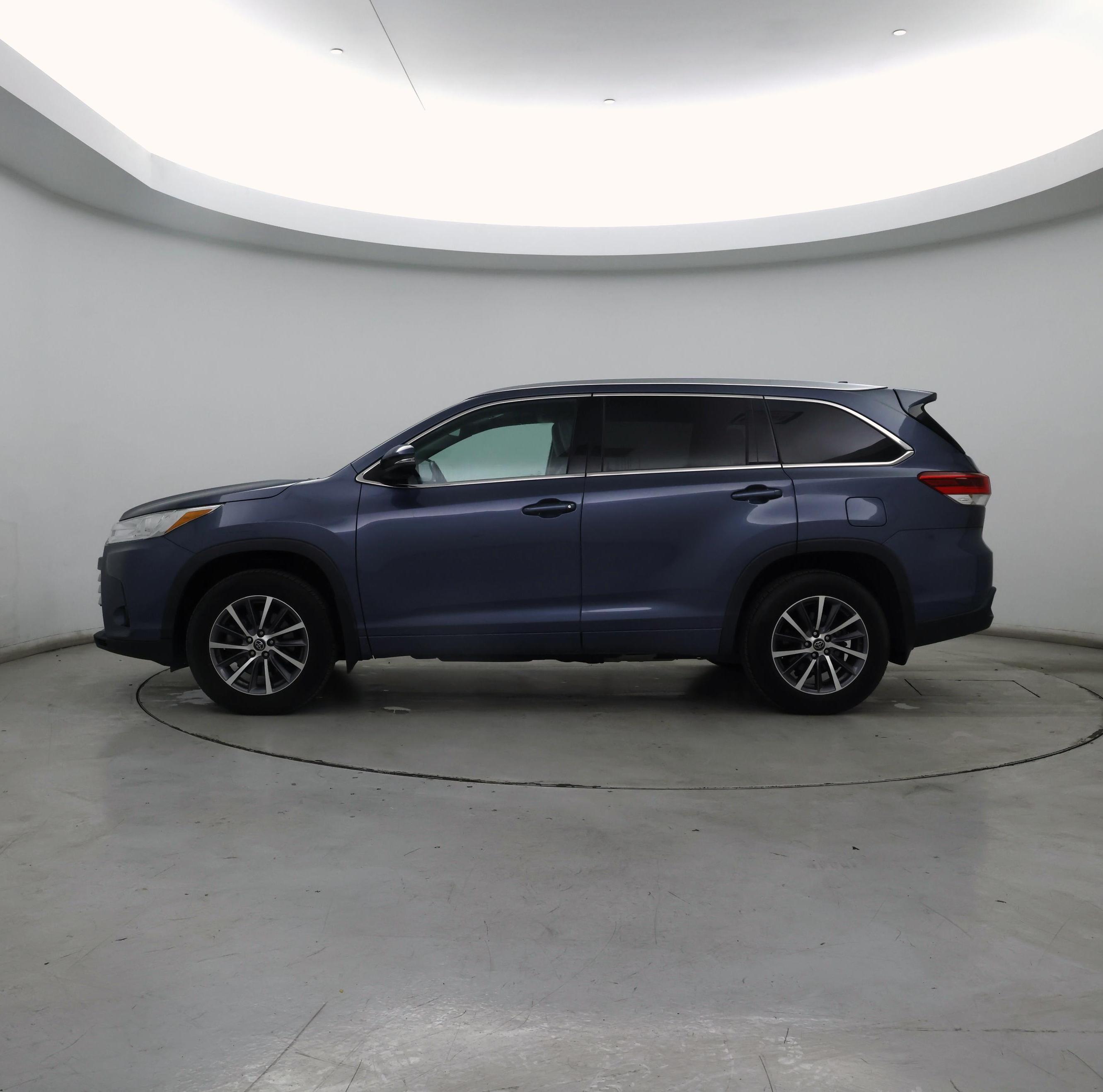 Thumbnail: 2018 Toyota Highlander - 3
