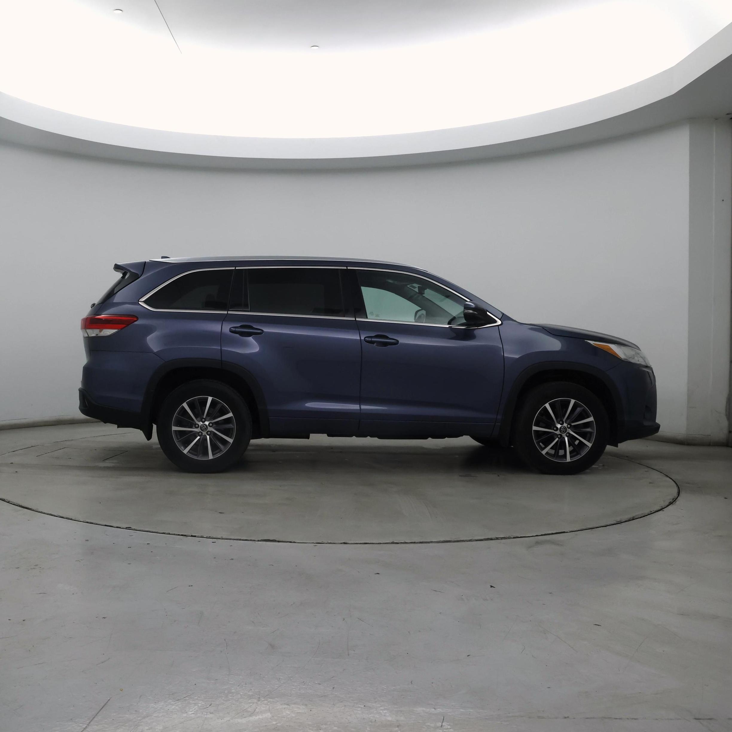 Thumbnail: 2018 Toyota Highlander - 7