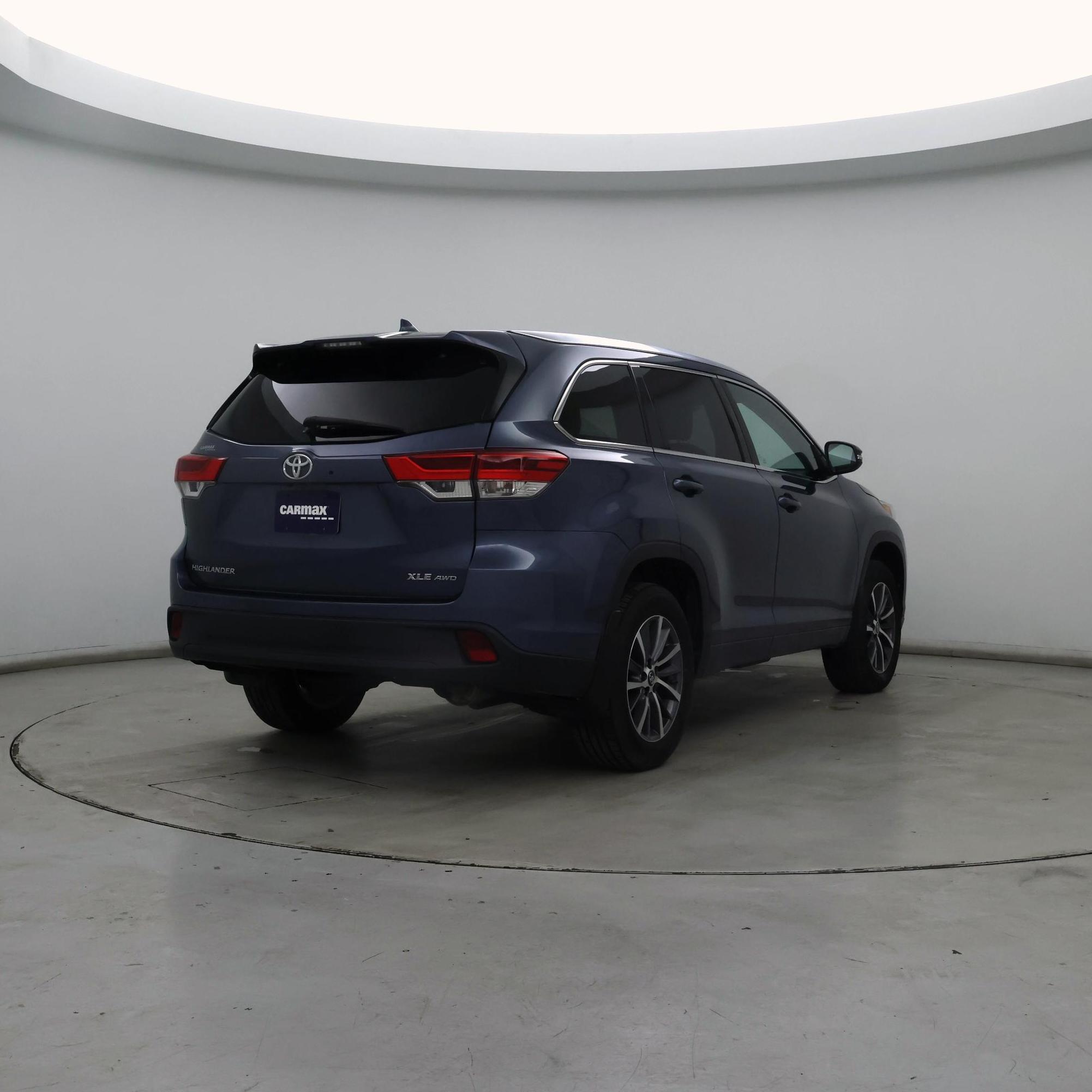 Thumbnail: 2018 Toyota Highlander - 8