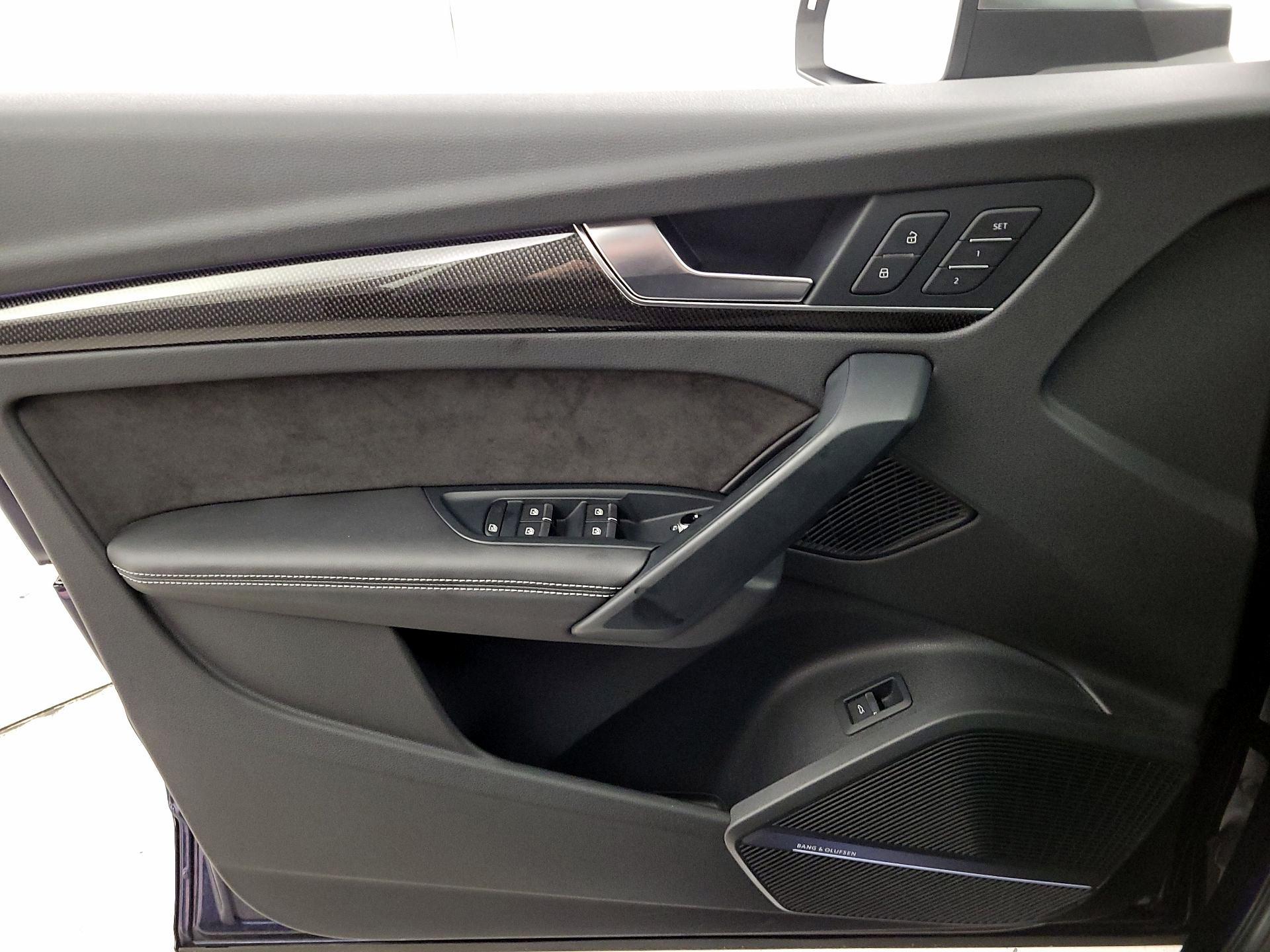 Thumbnail: 2018 Audi SQ5 - 12