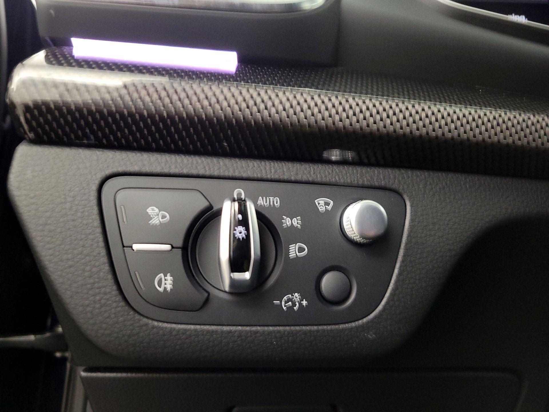 Thumbnail: 2018 Audi SQ5 - 13