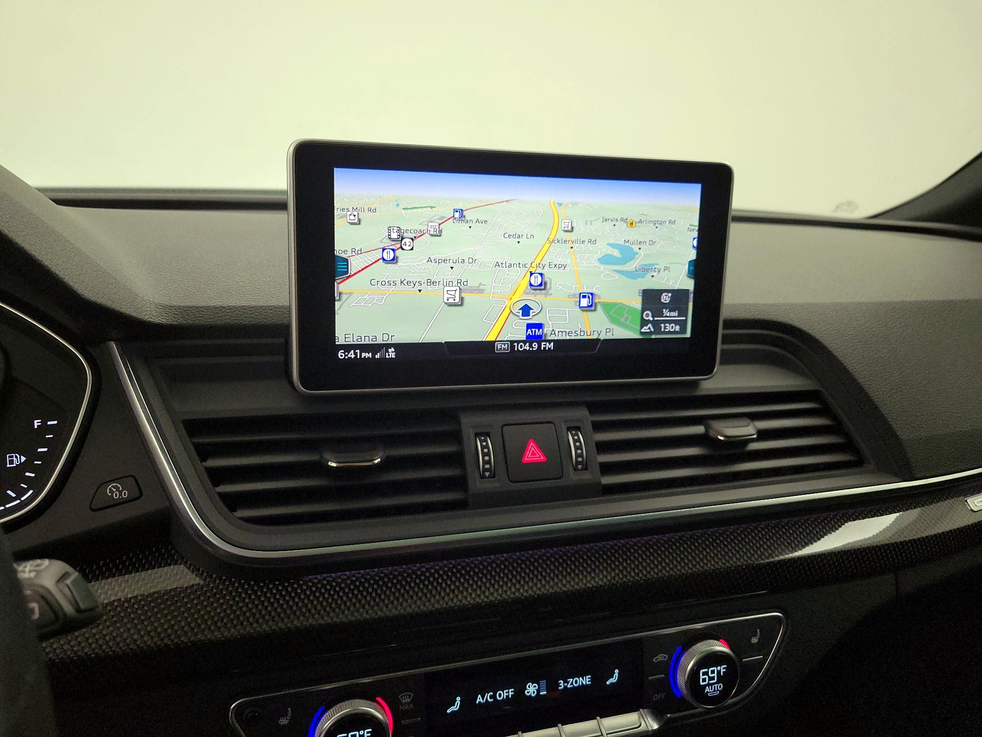 Thumbnail: 2018 Audi SQ5 - 14