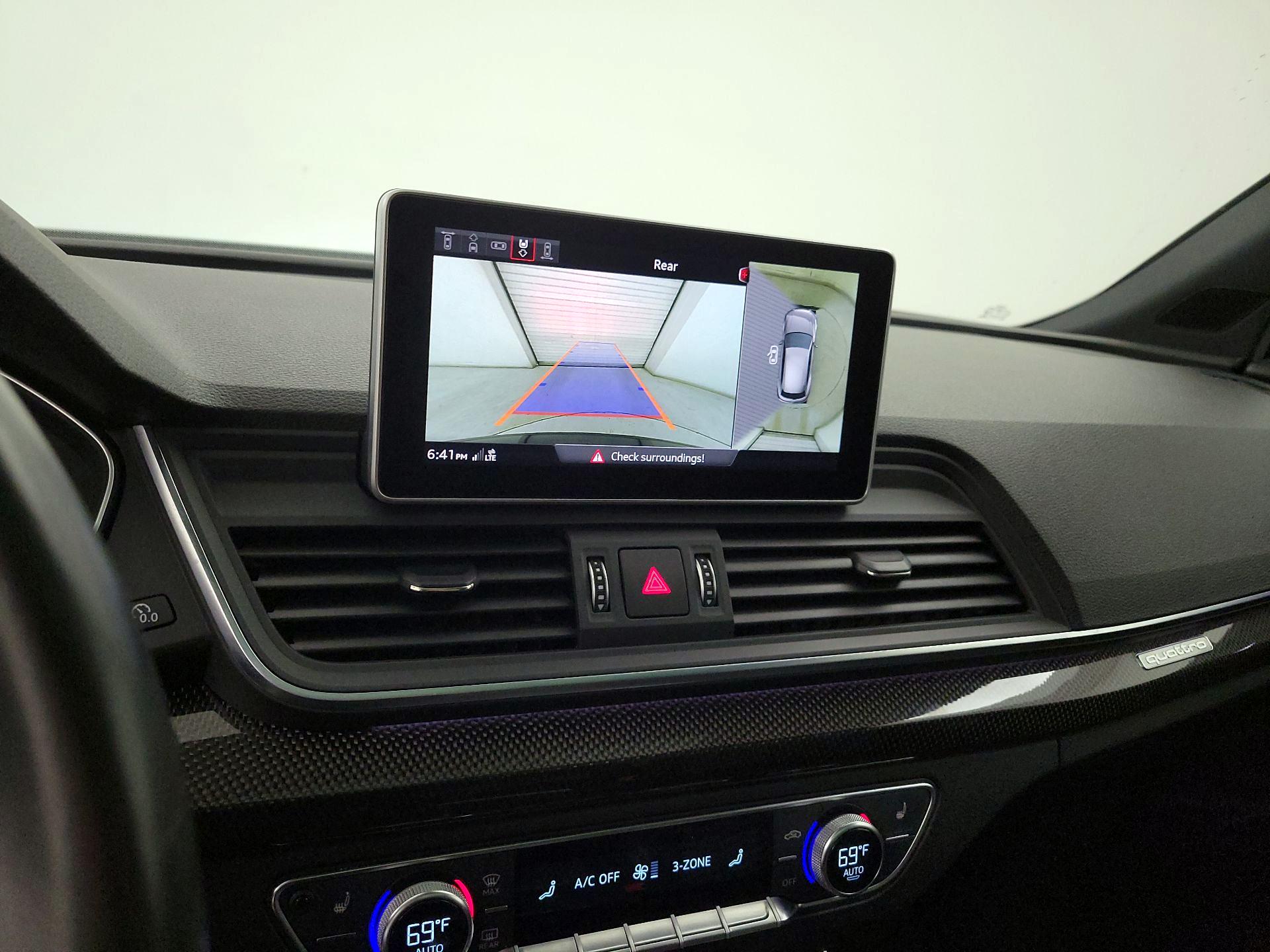 Thumbnail: 2018 Audi SQ5 - 15