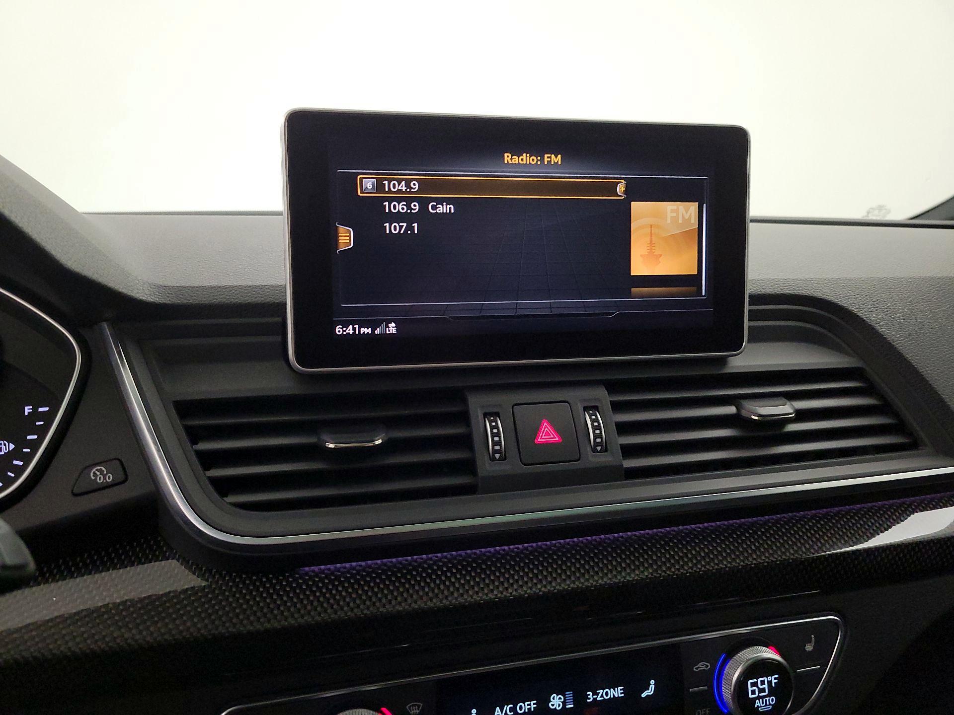 Thumbnail: 2018 Audi SQ5 - 16