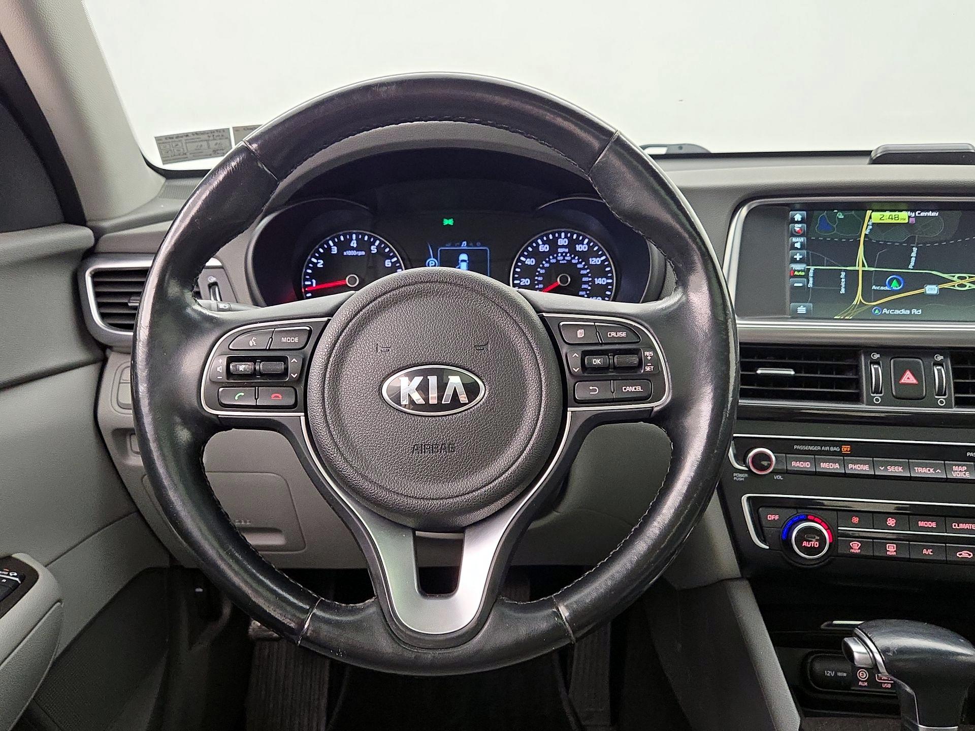 Thumbnail: 2016 Kia Optima - 10