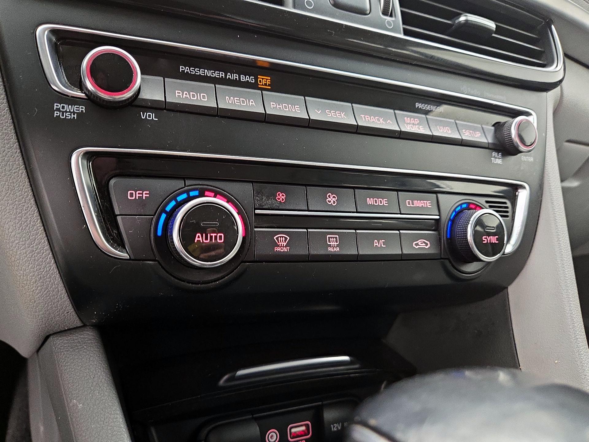 Thumbnail: 2016 Kia Optima - 17