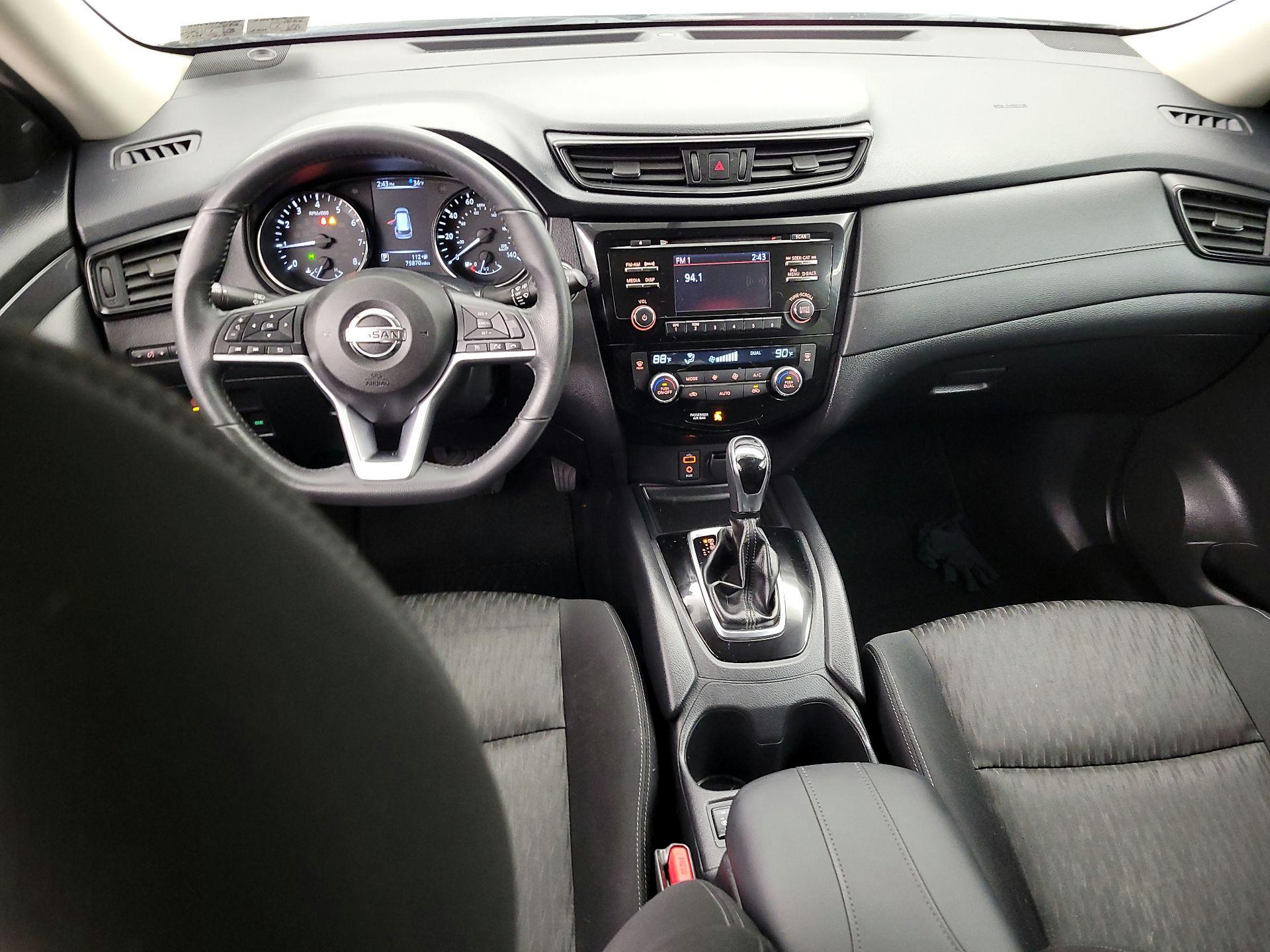 Thumbnail: 2017 Nissan Rogue - 9