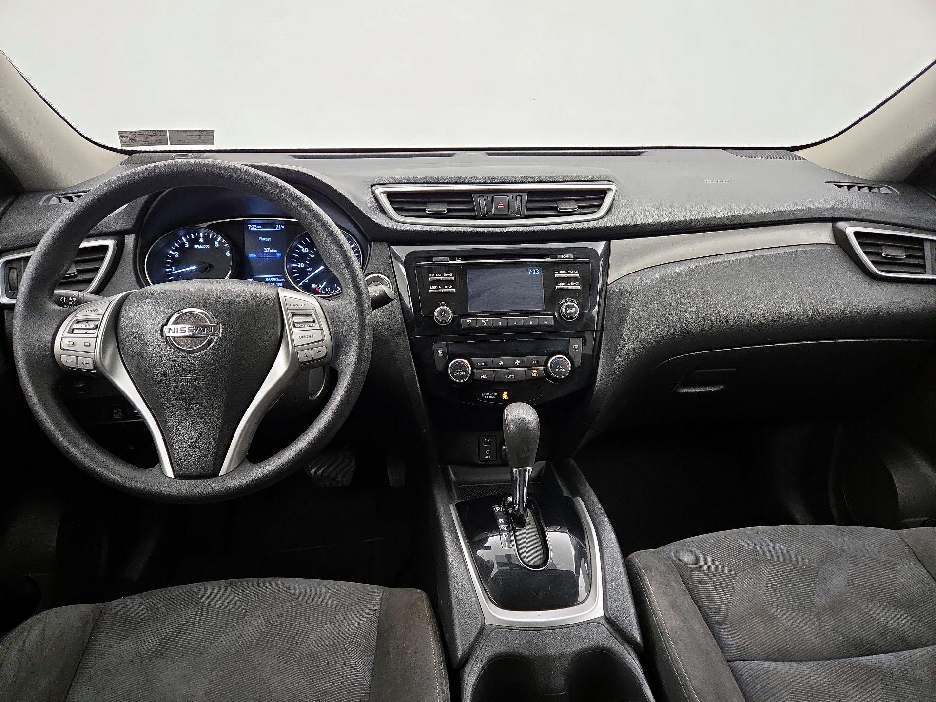 Thumbnail: 2015 Nissan Rogue - 9