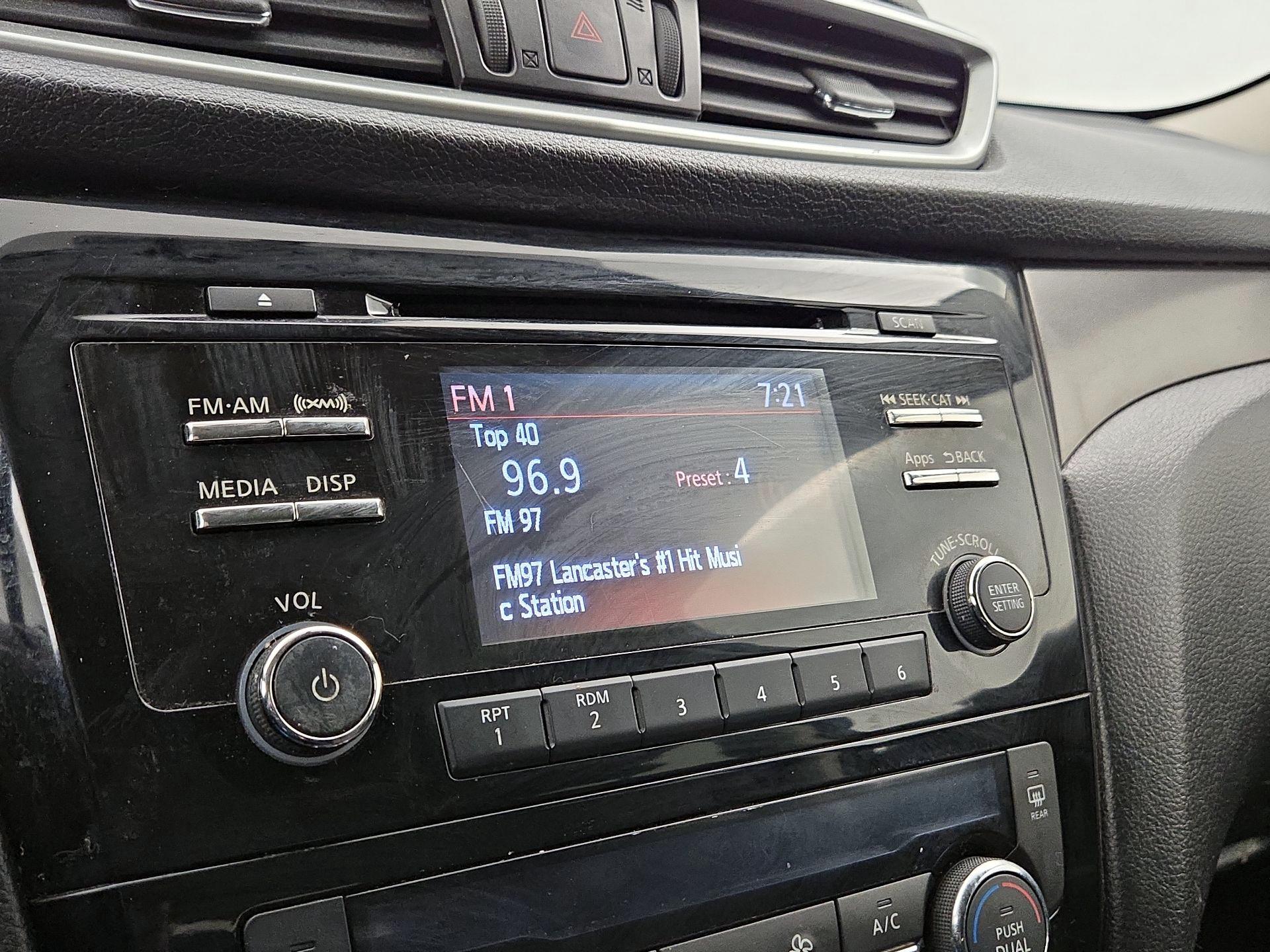 Thumbnail: 2015 Nissan Rogue - 15