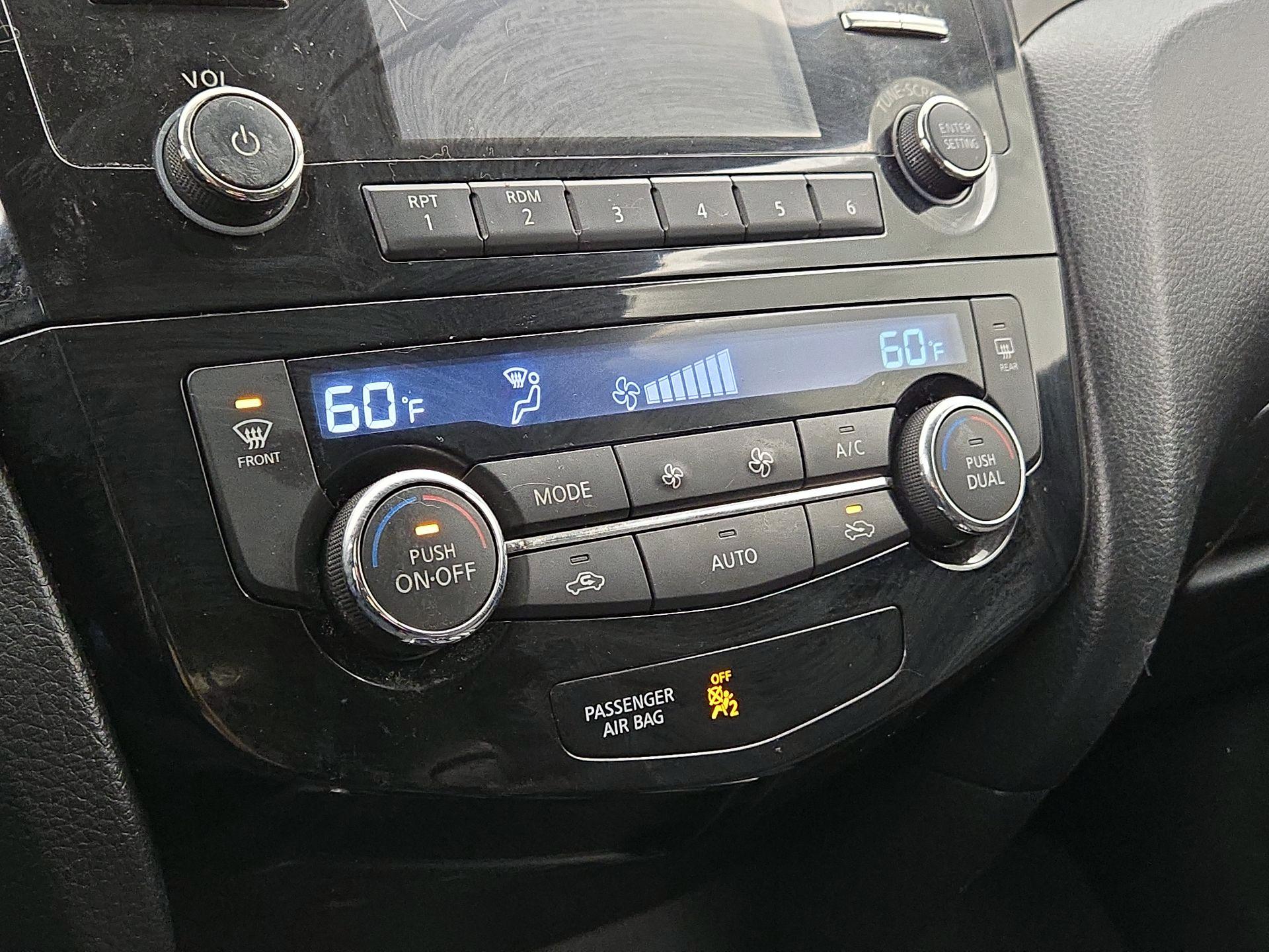 Thumbnail: 2015 Nissan Rogue - 16