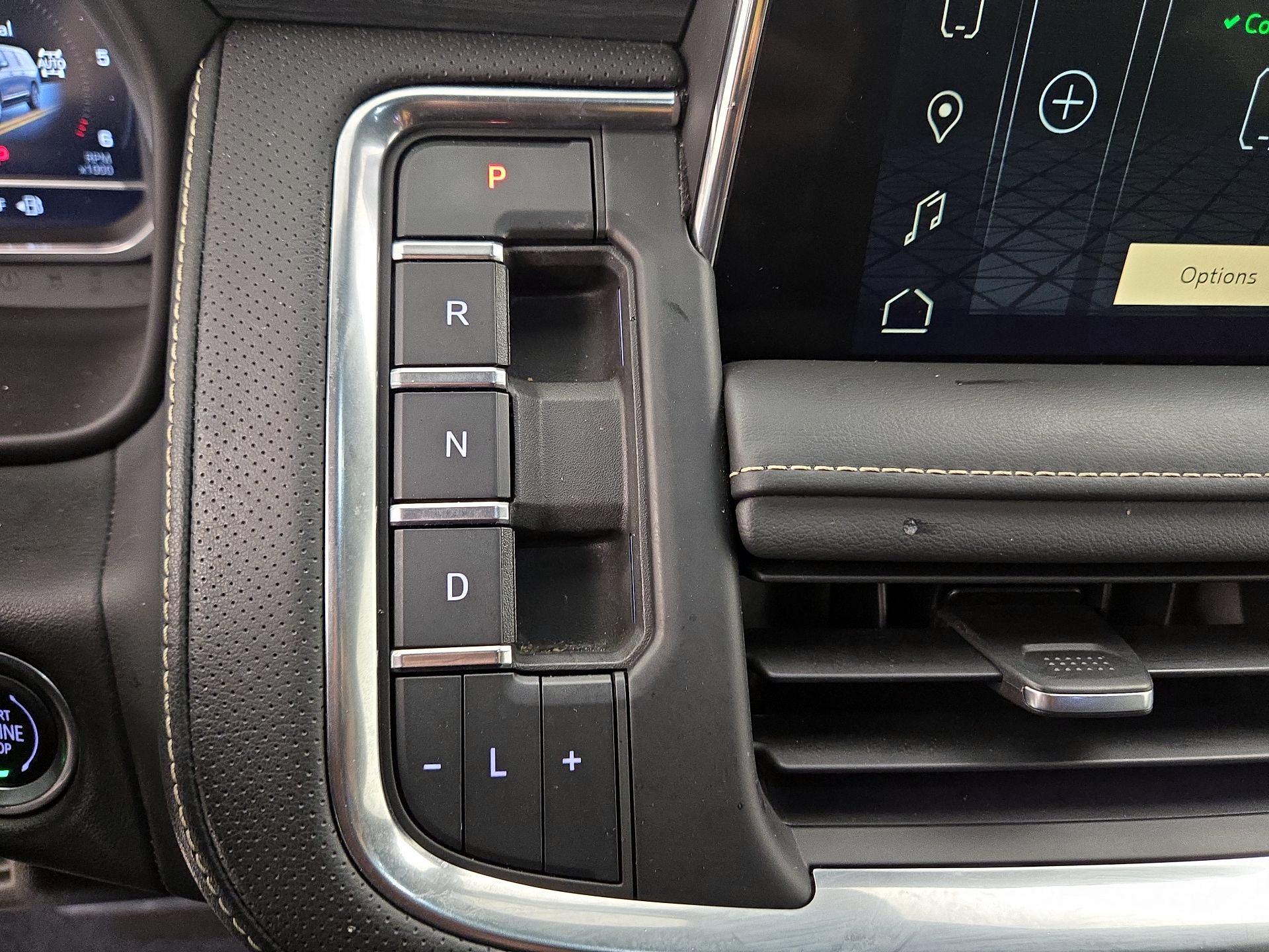 Thumbnail: 2022 GMC Yukon XL - 17