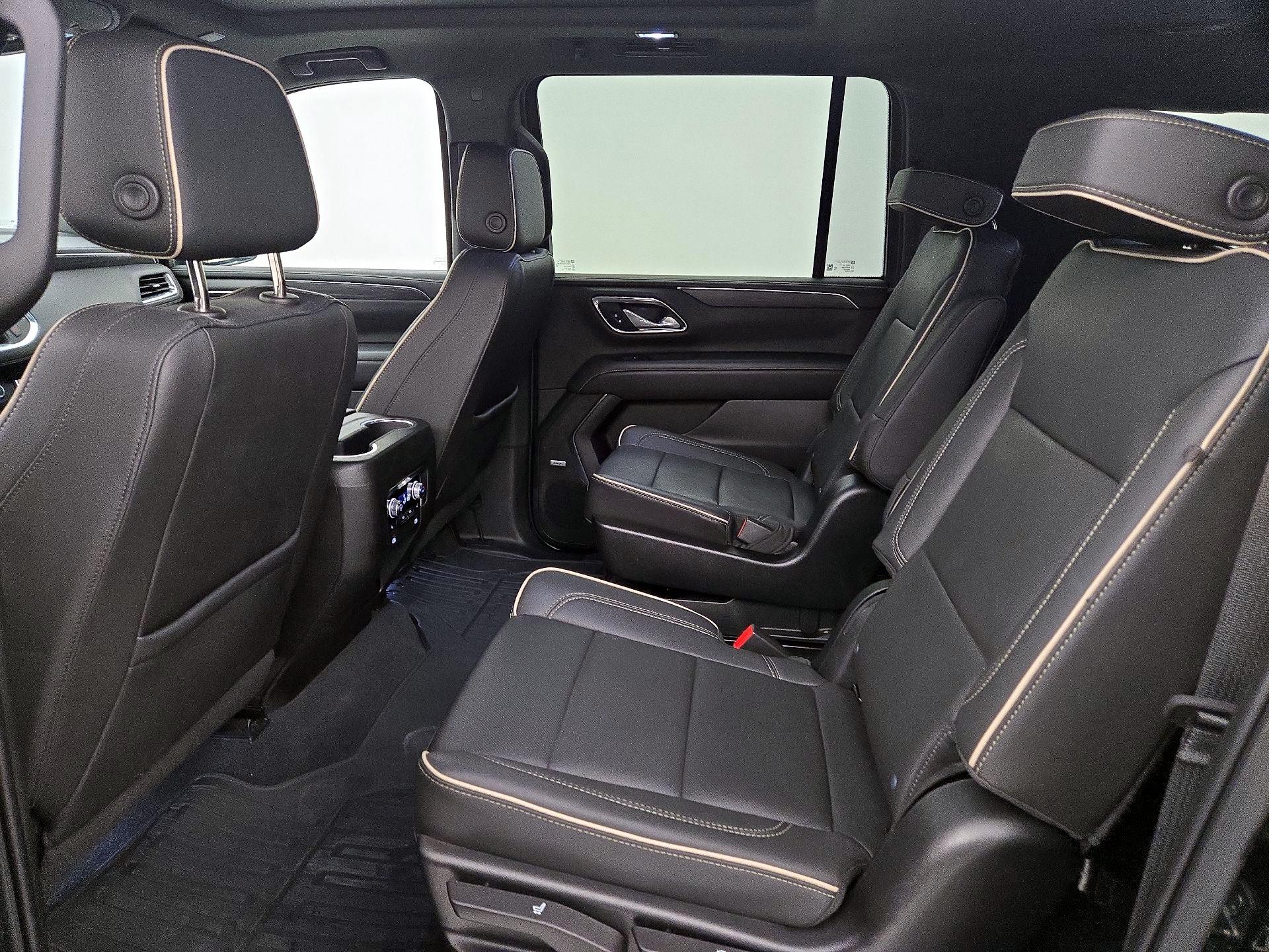 Thumbnail: 2022 GMC Yukon XL - 19