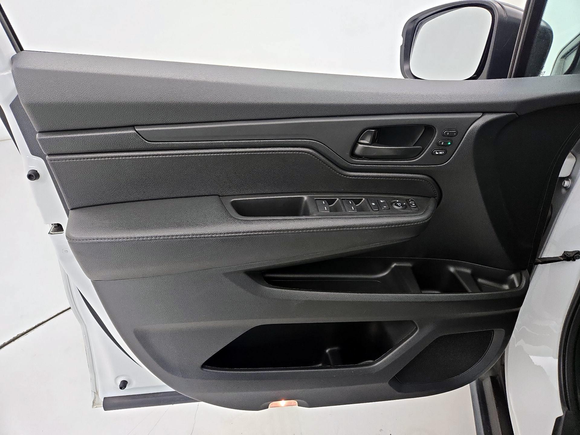 Thumbnail: 2022 Honda Odyssey - 12