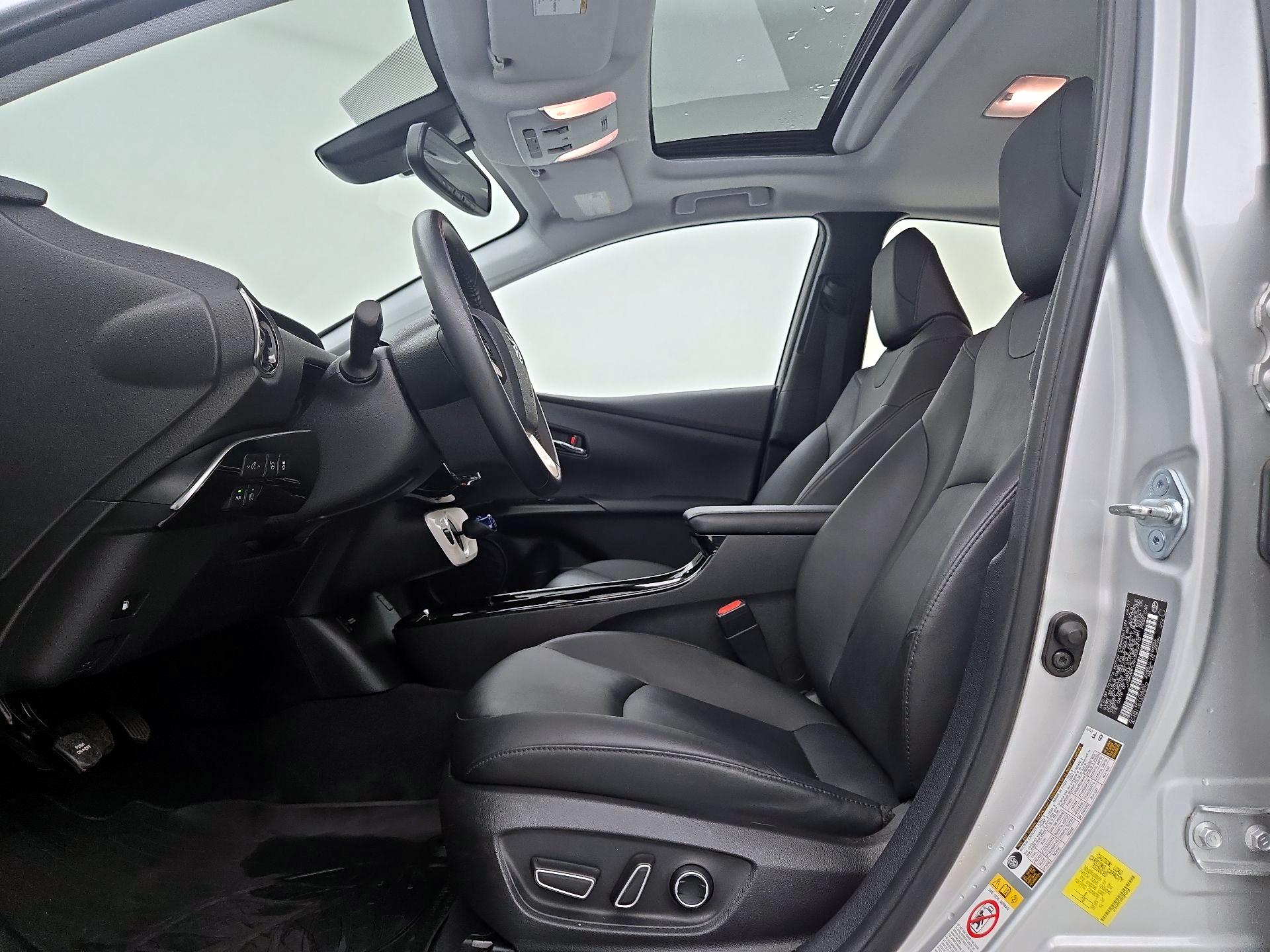 Thumbnail: 2017 Toyota Prius - 11