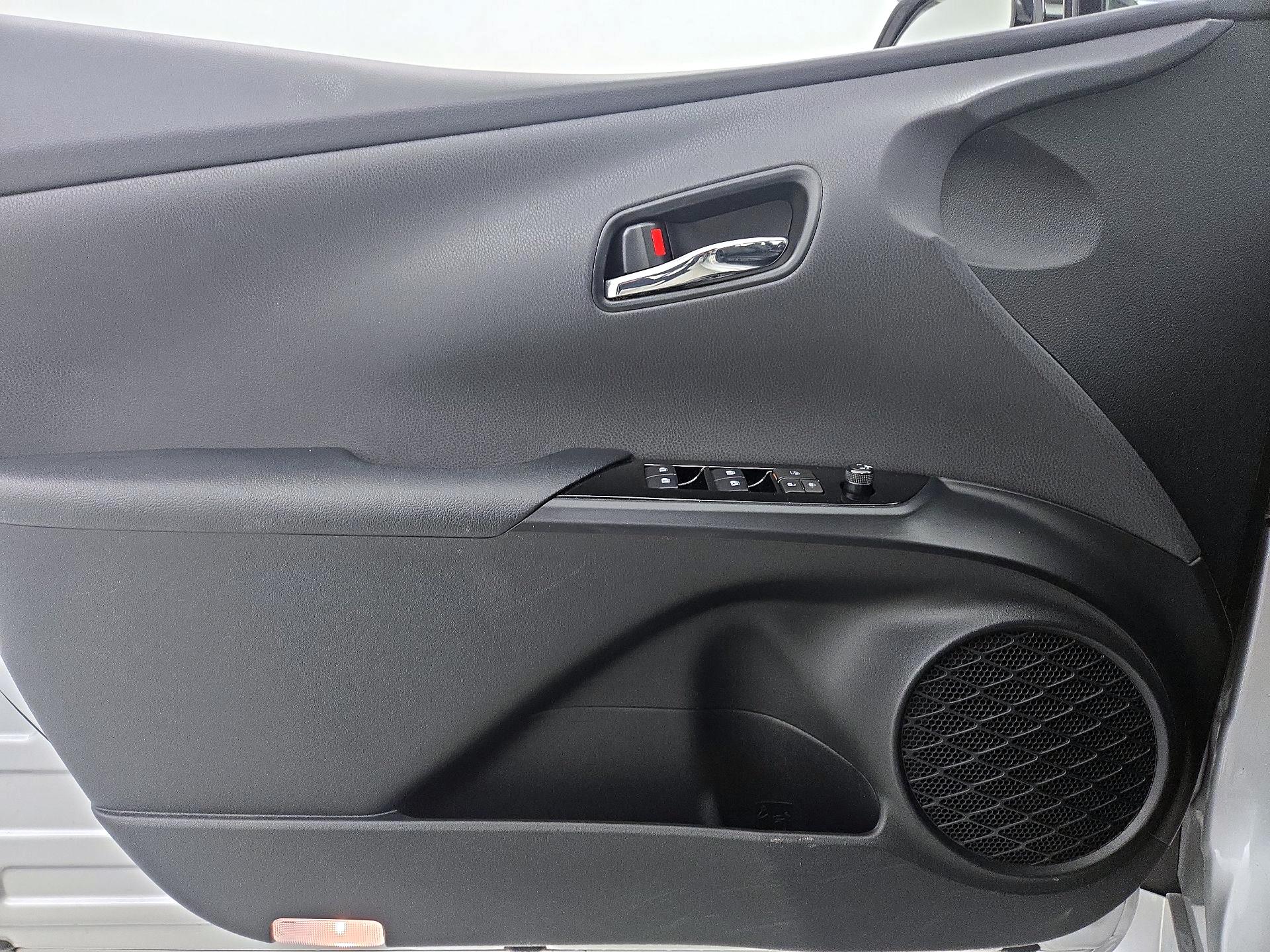 Thumbnail: 2017 Toyota Prius - 12