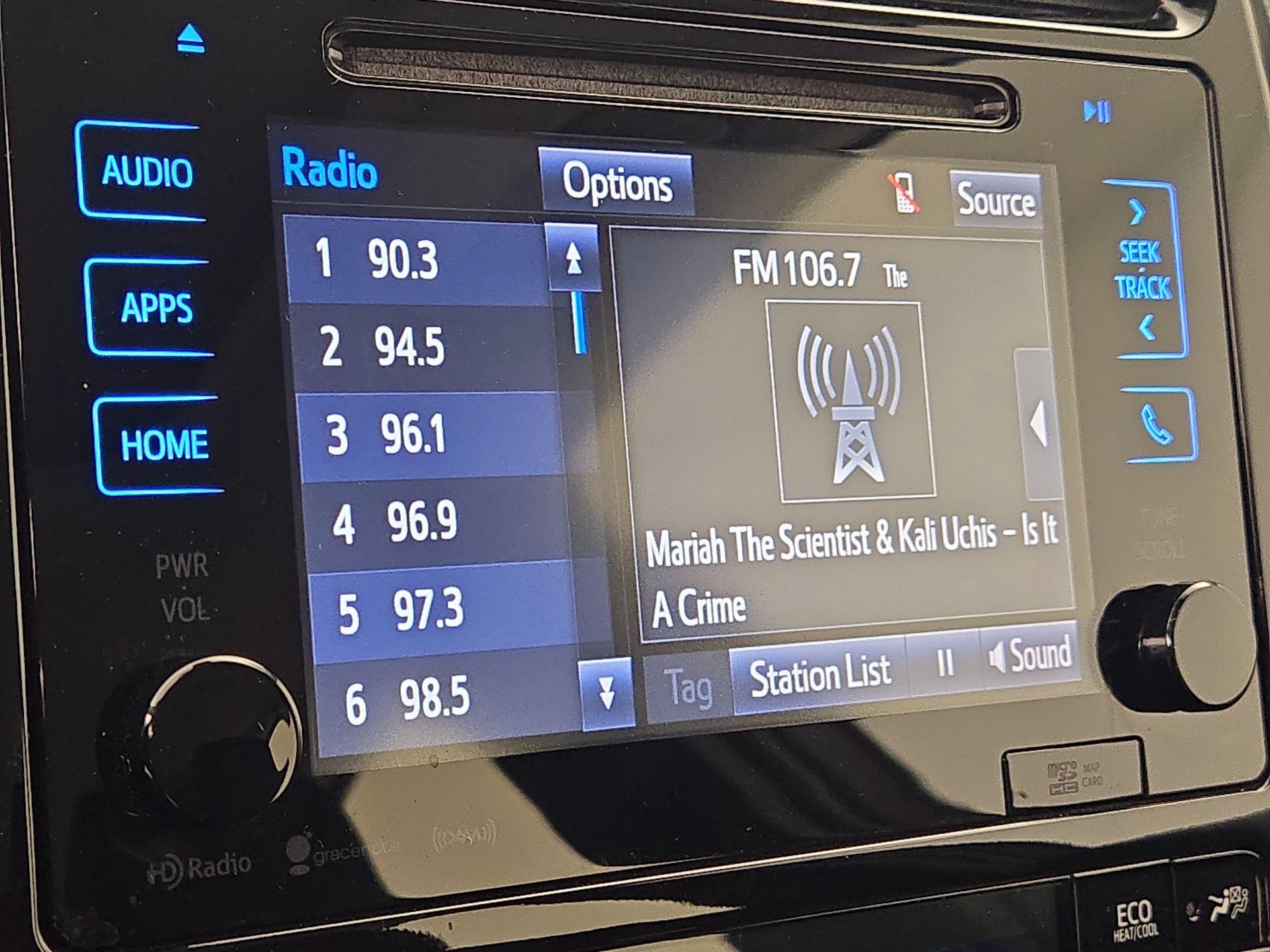 Thumbnail: 2017 Toyota Prius - 15