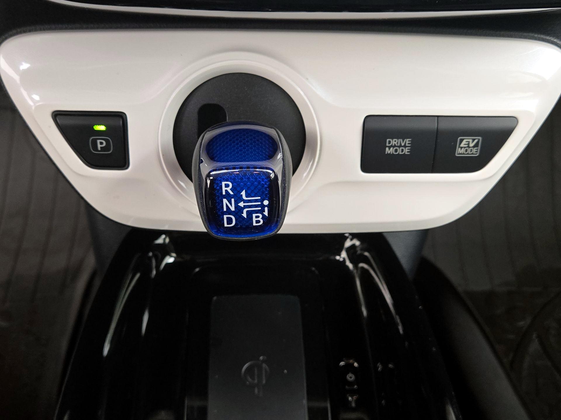 Thumbnail: 2017 Toyota Prius - 17