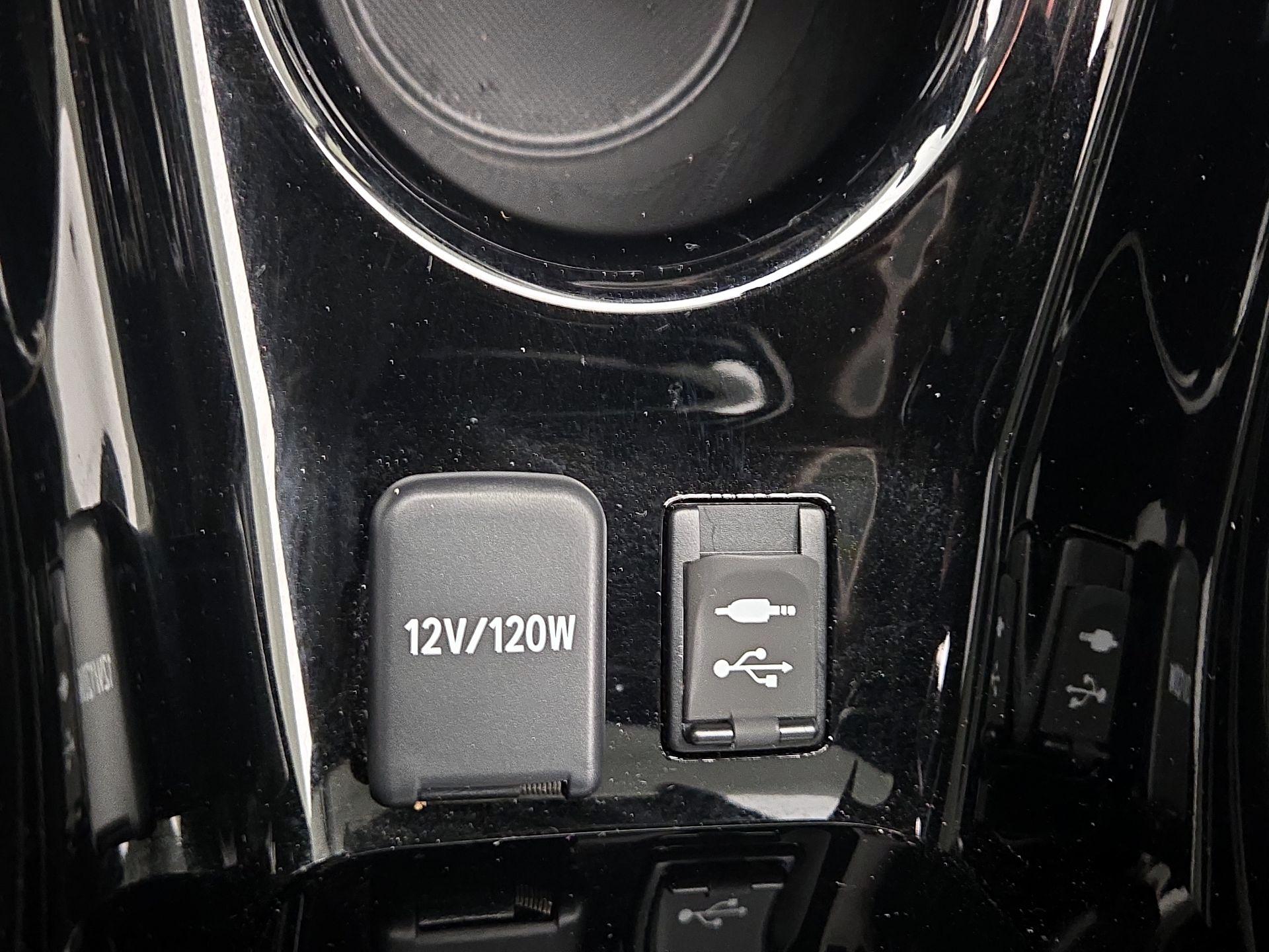 Thumbnail: 2017 Toyota Prius - 18