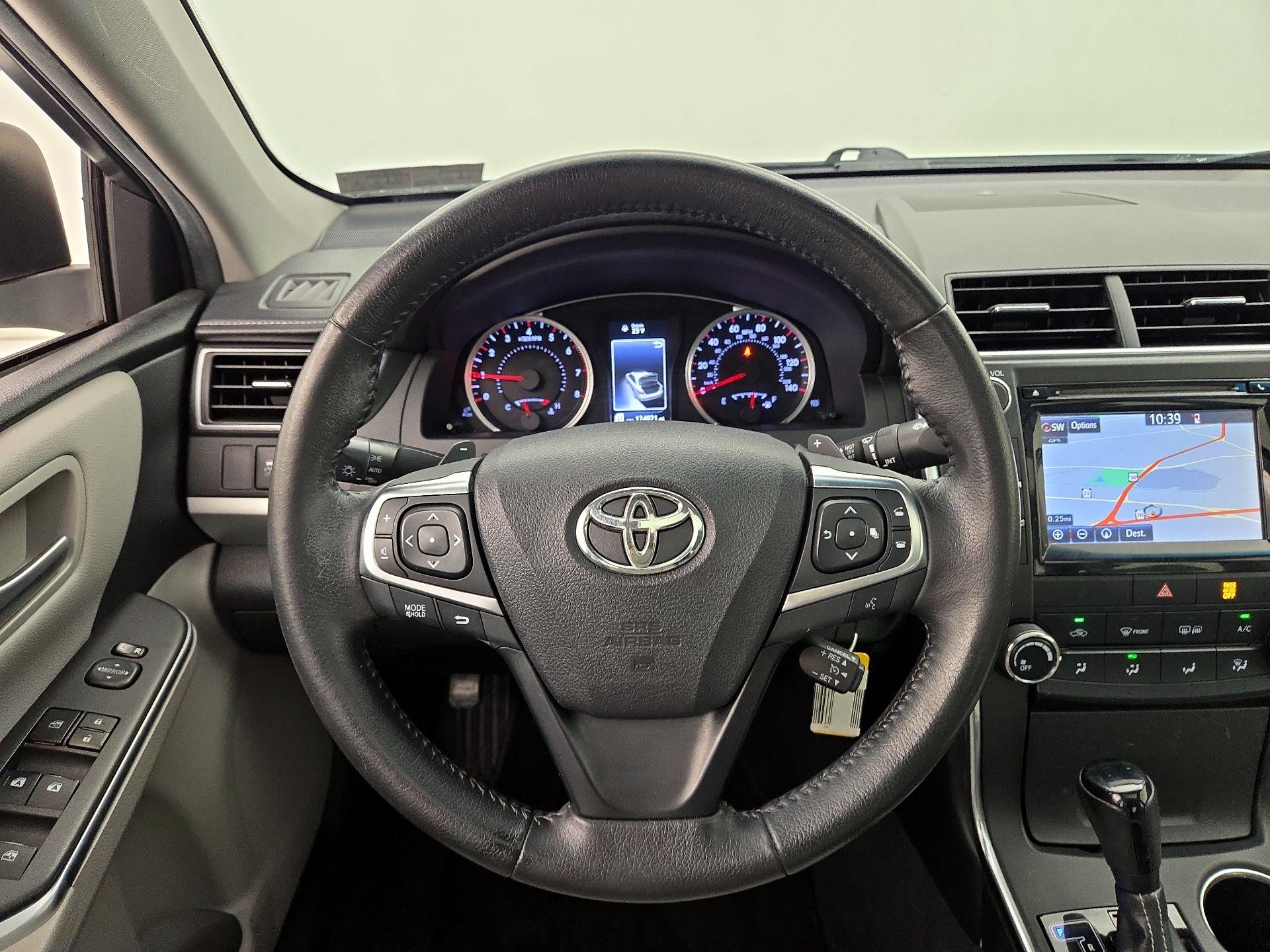 Thumbnail: 2015 Toyota Camry - 10