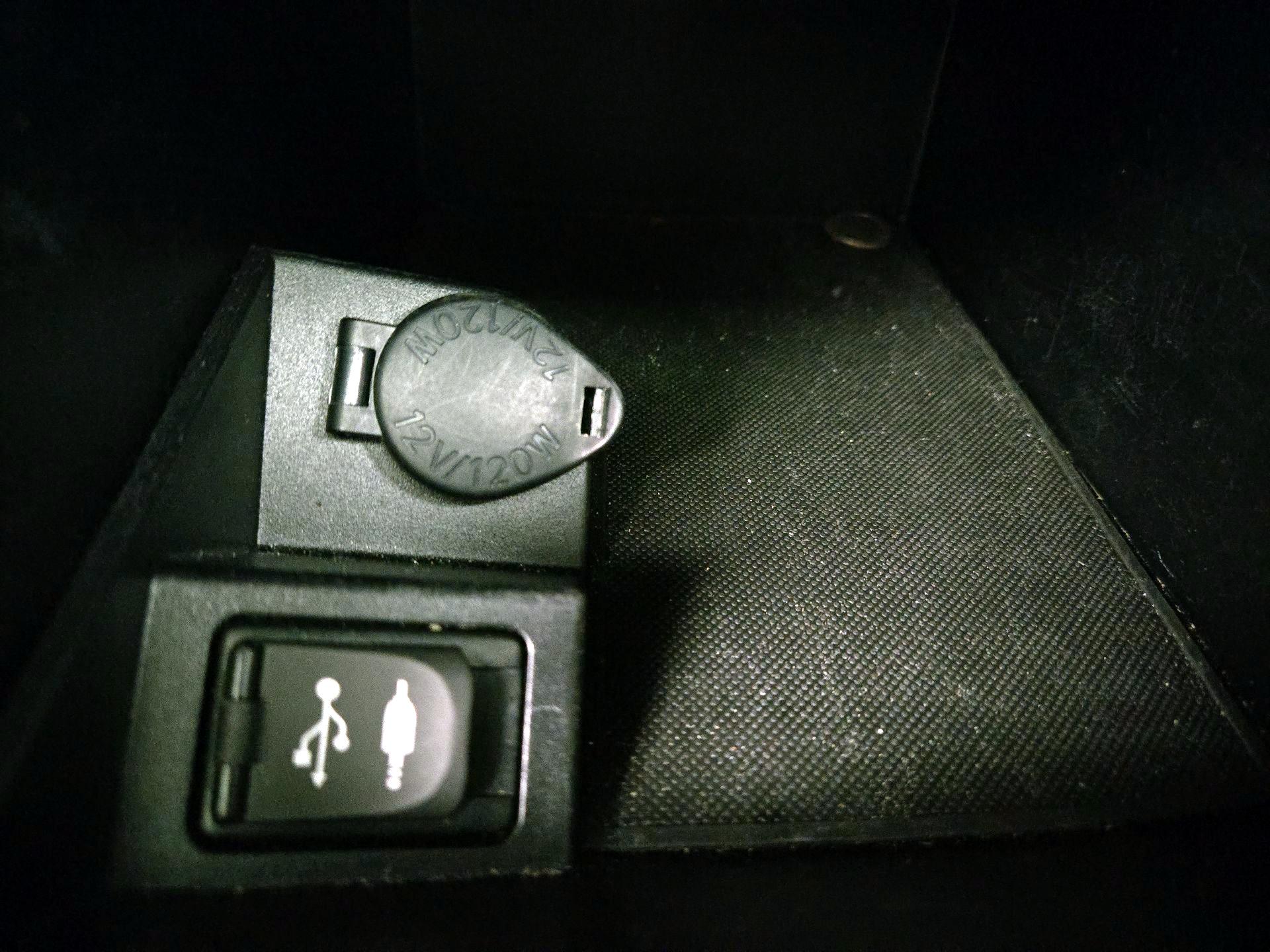 Thumbnail: 2015 Toyota Camry - 19