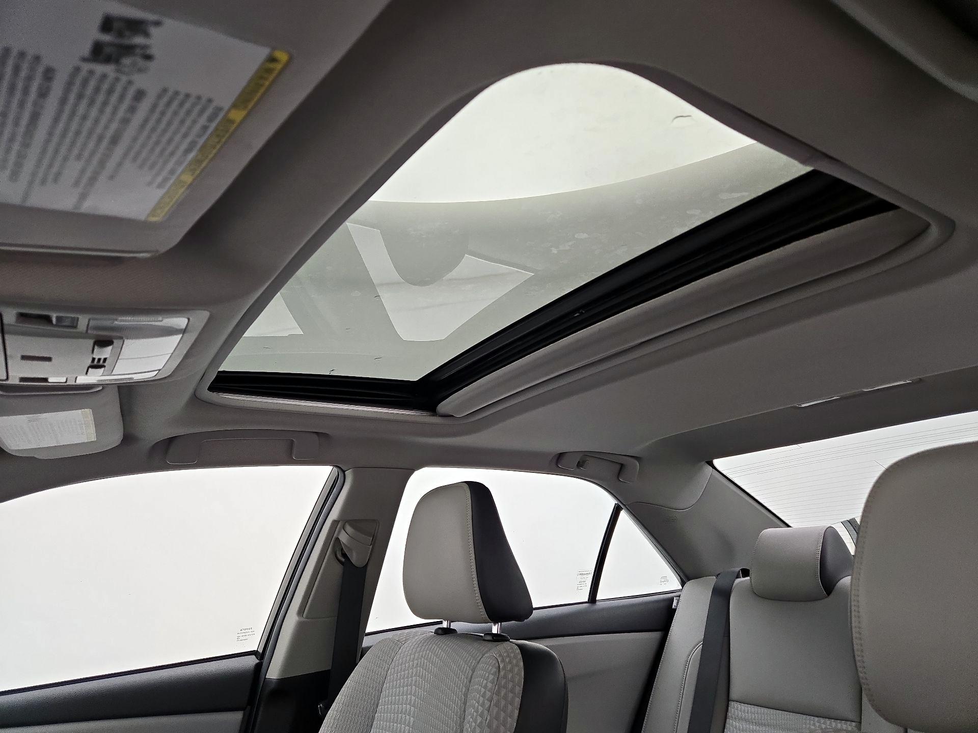 Thumbnail: 2015 Toyota Camry - 20