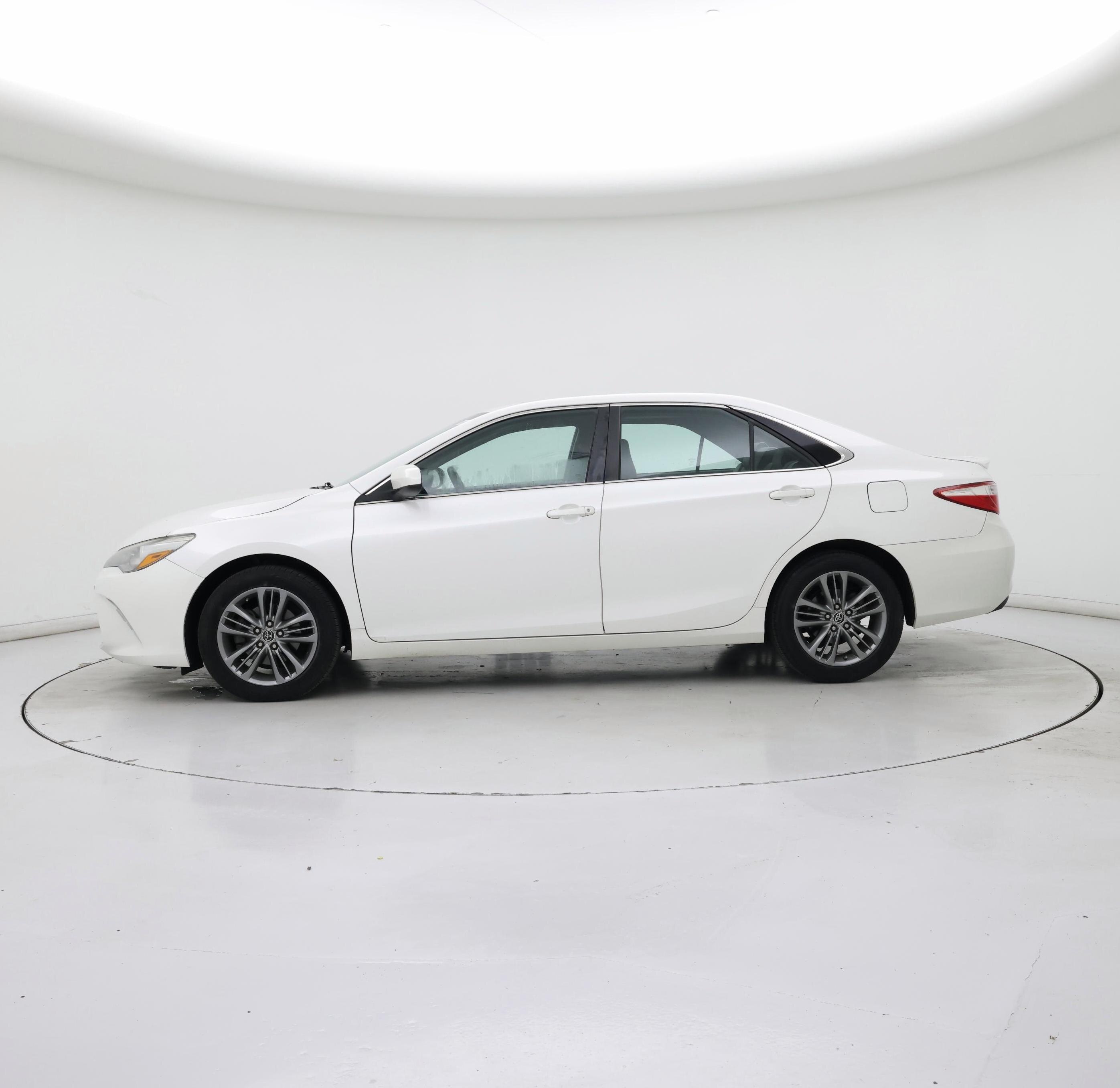 Thumbnail: 2015 Toyota Camry - 3