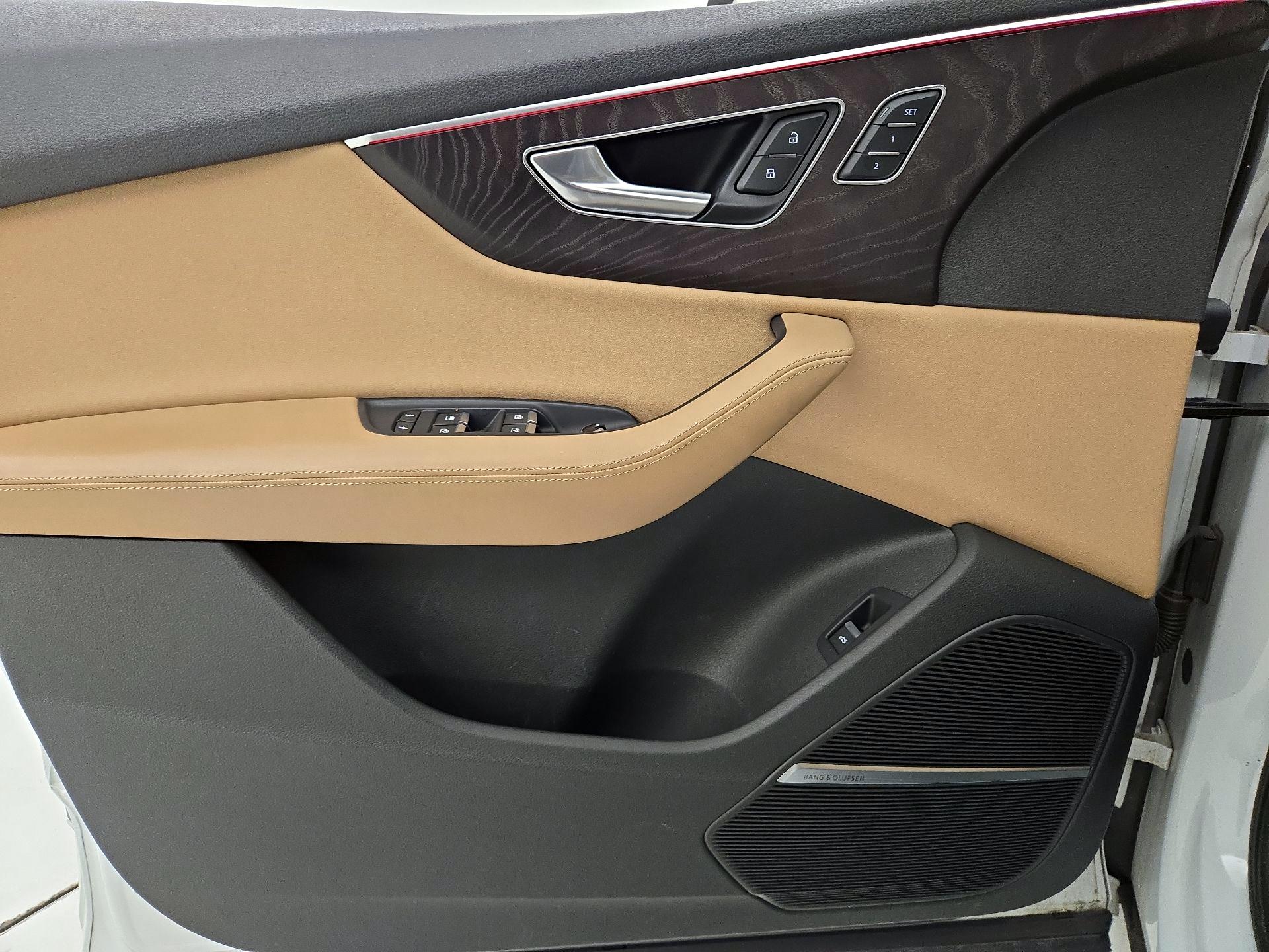 Thumbnail: 2021 Audi Q7 - 12