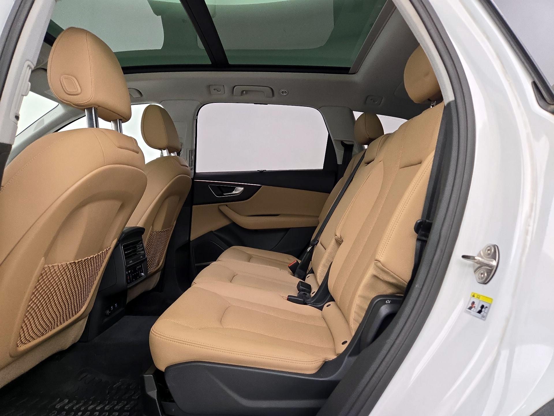 Thumbnail: 2021 Audi Q7 - 20