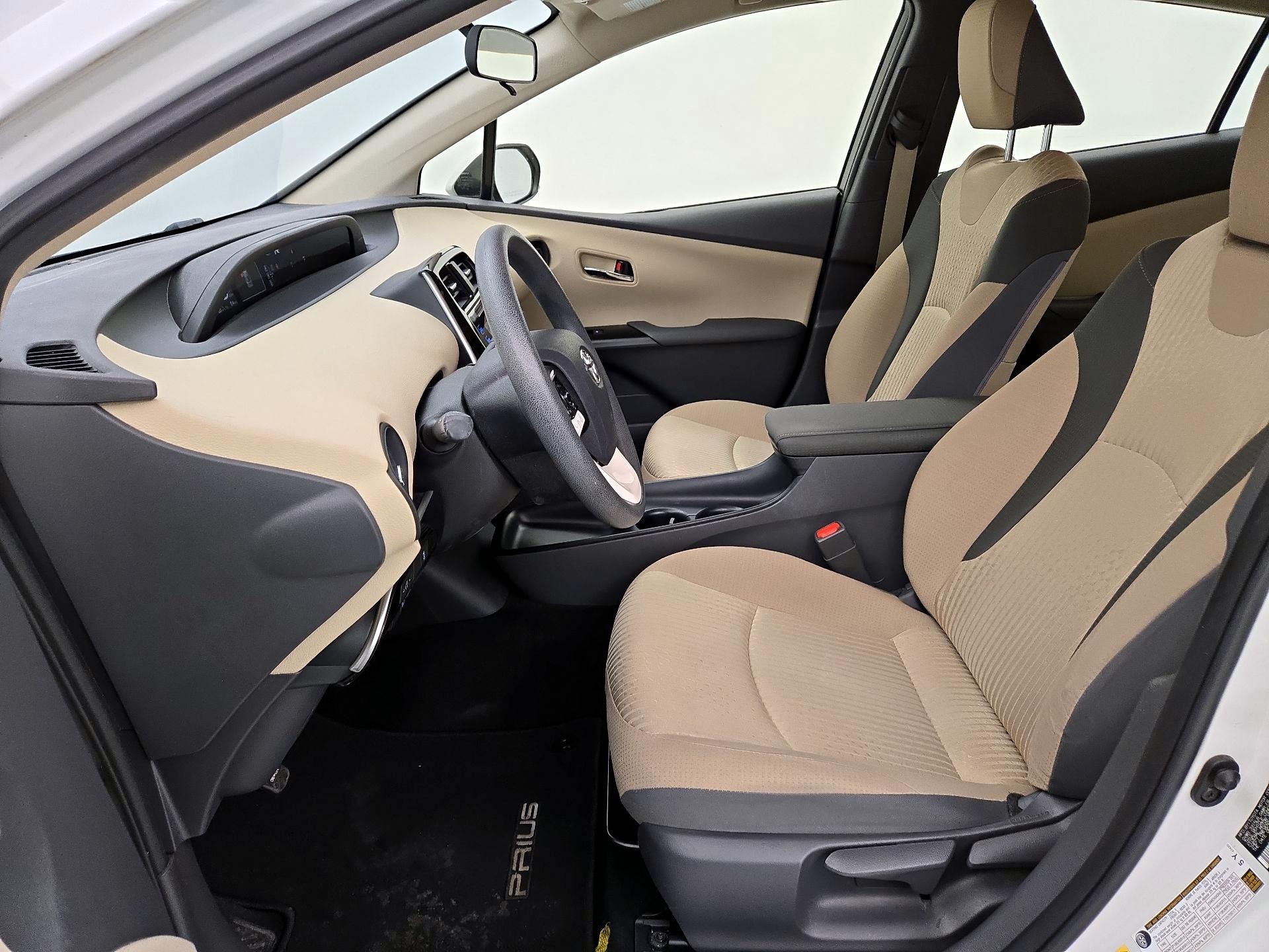 Thumbnail: 2017 Toyota Prius - 11