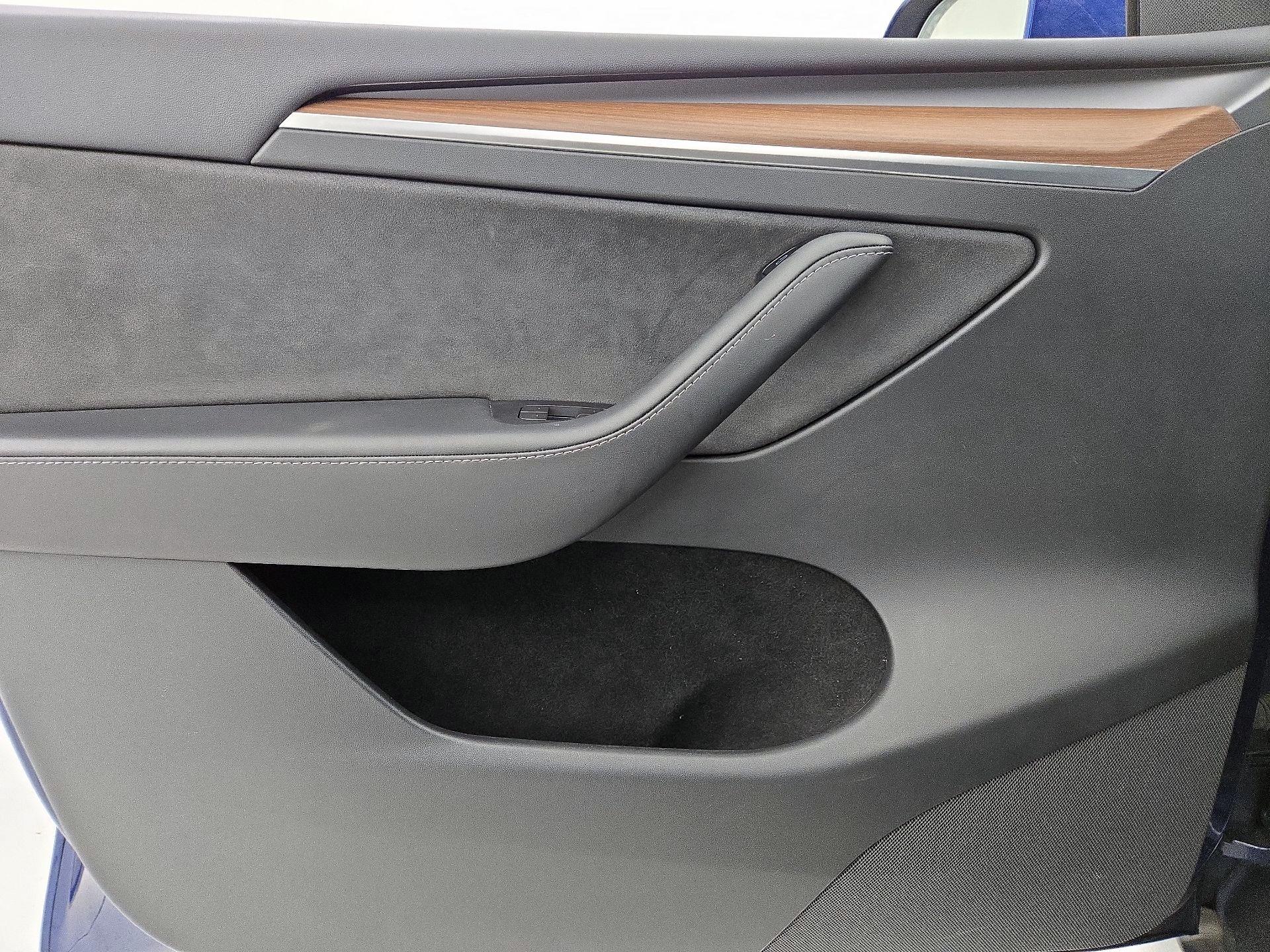 Thumbnail: 2023 Tesla Model Y - 12