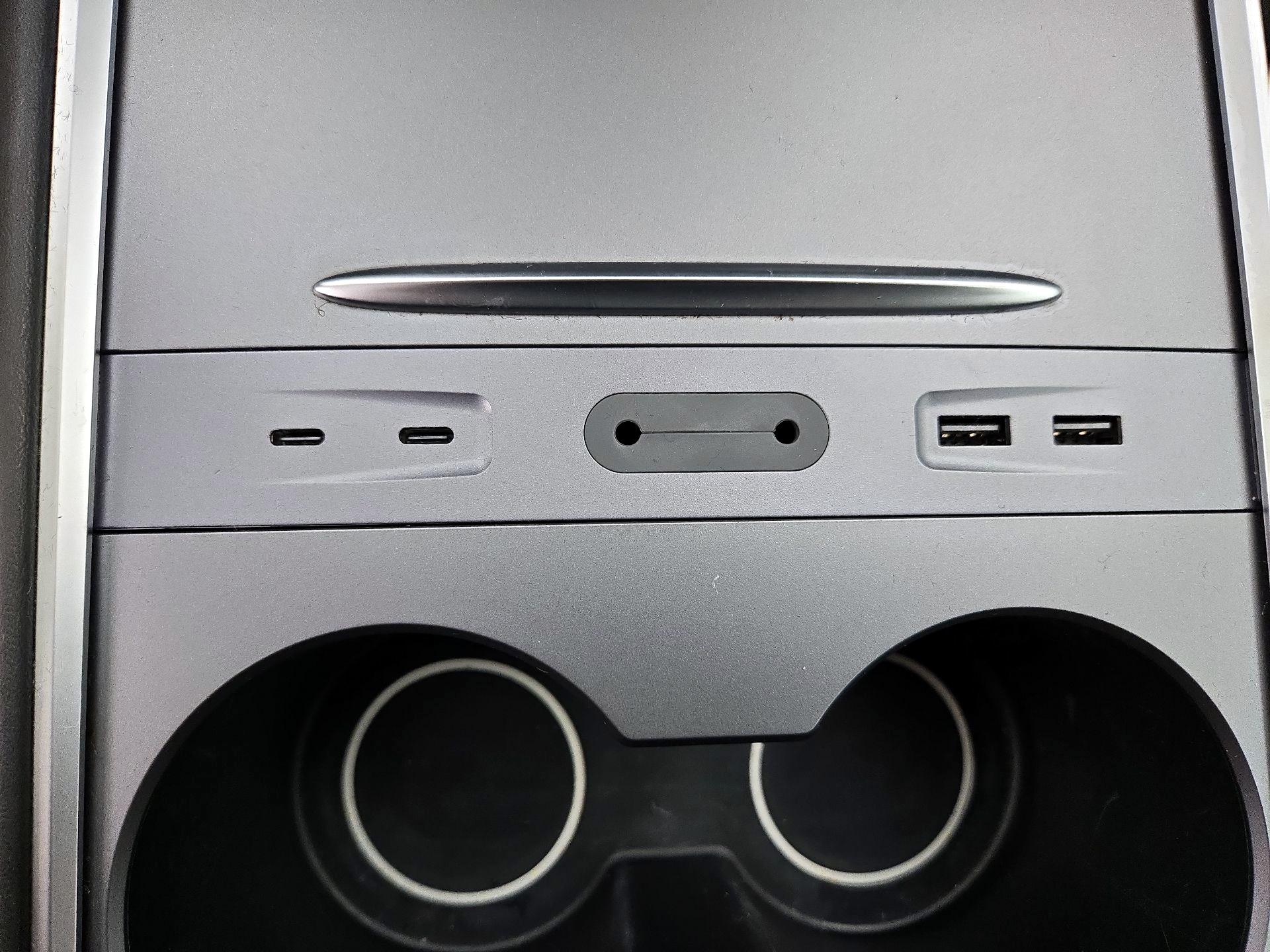 Thumbnail: 2022 Tesla Model Y - 18