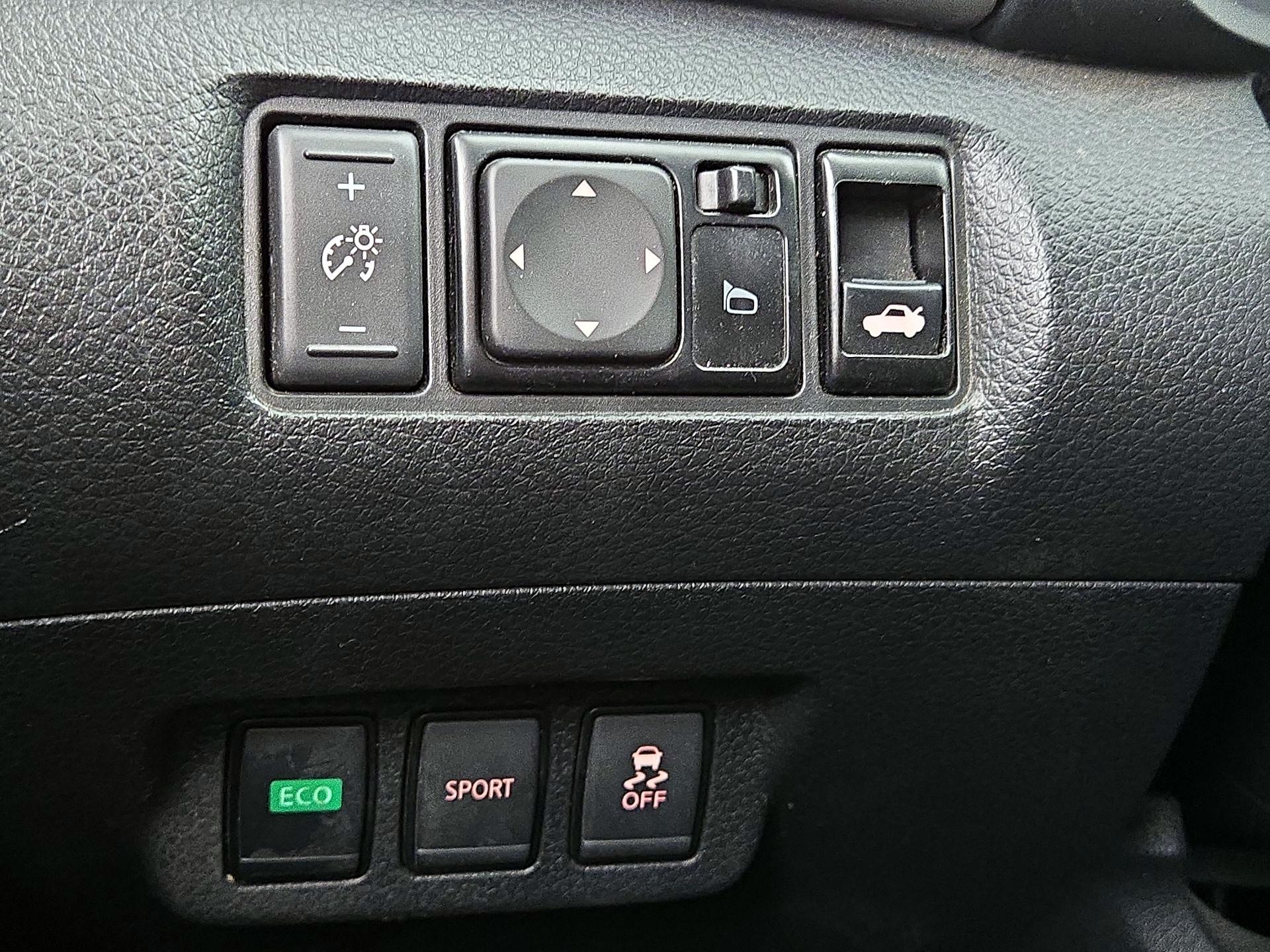 Thumbnail: 2017 Nissan Sentra - 13