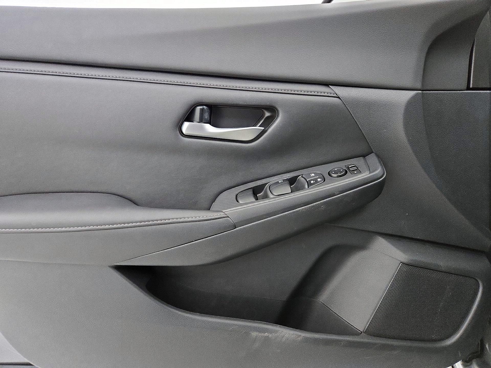 Thumbnail: 2022 Nissan Sentra - 12