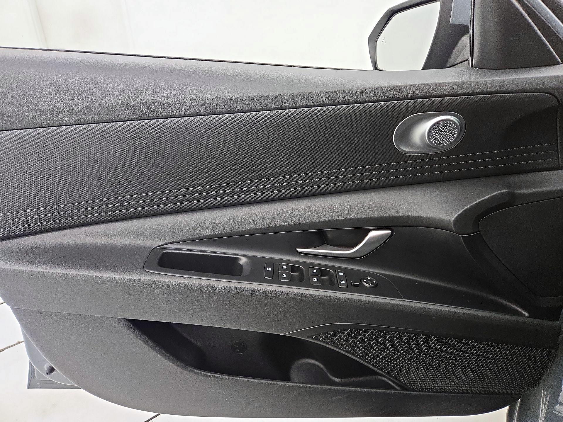 Thumbnail: 2021 Hyundai Elantra - 12