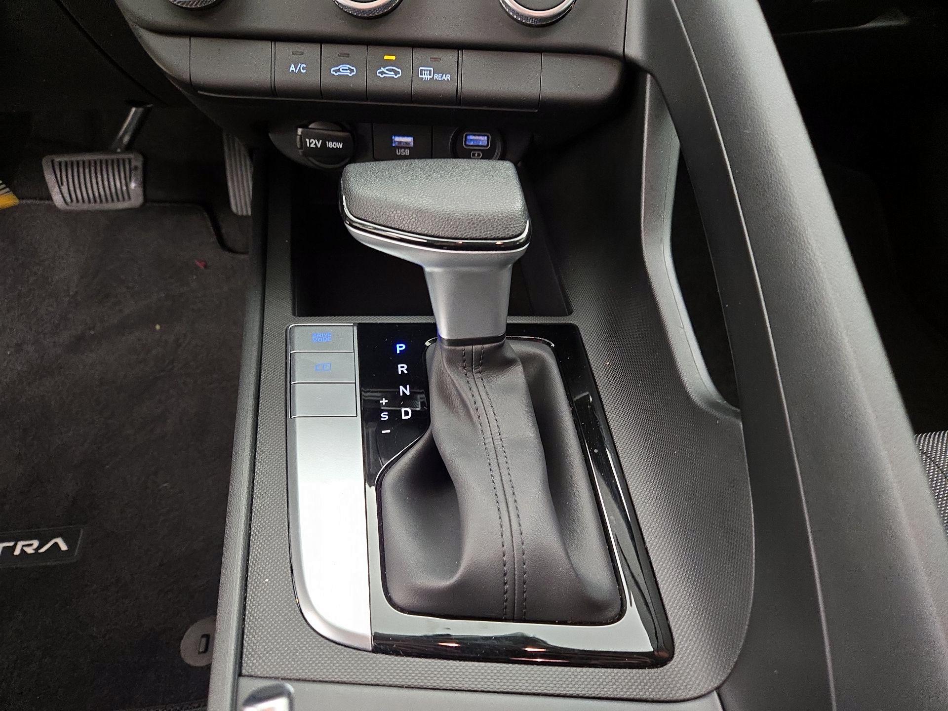 Thumbnail: 2021 Hyundai Elantra - 17