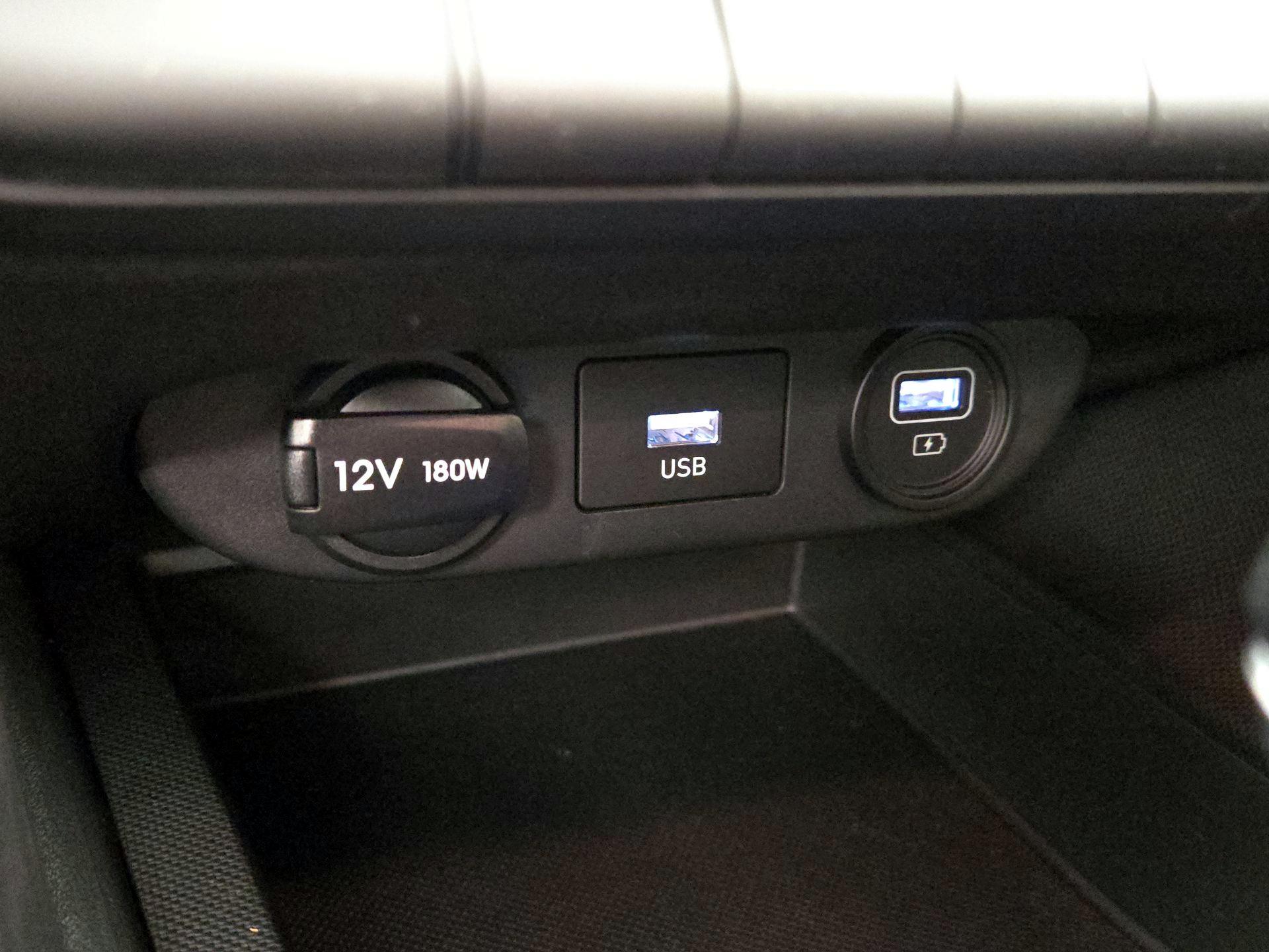 Thumbnail: 2021 Hyundai Elantra - 18