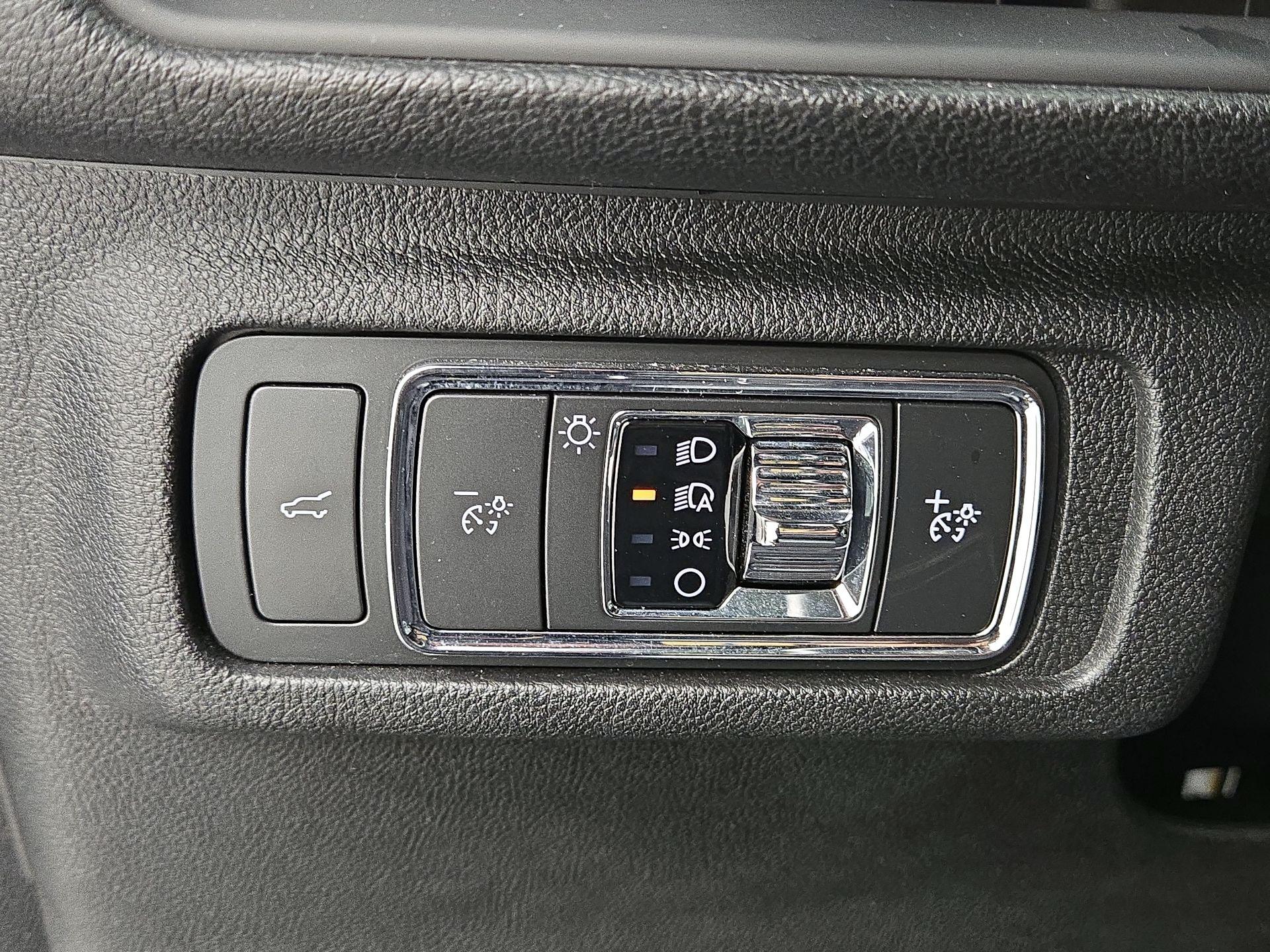 Thumbnail: 2021 Lincoln Corsair - 13