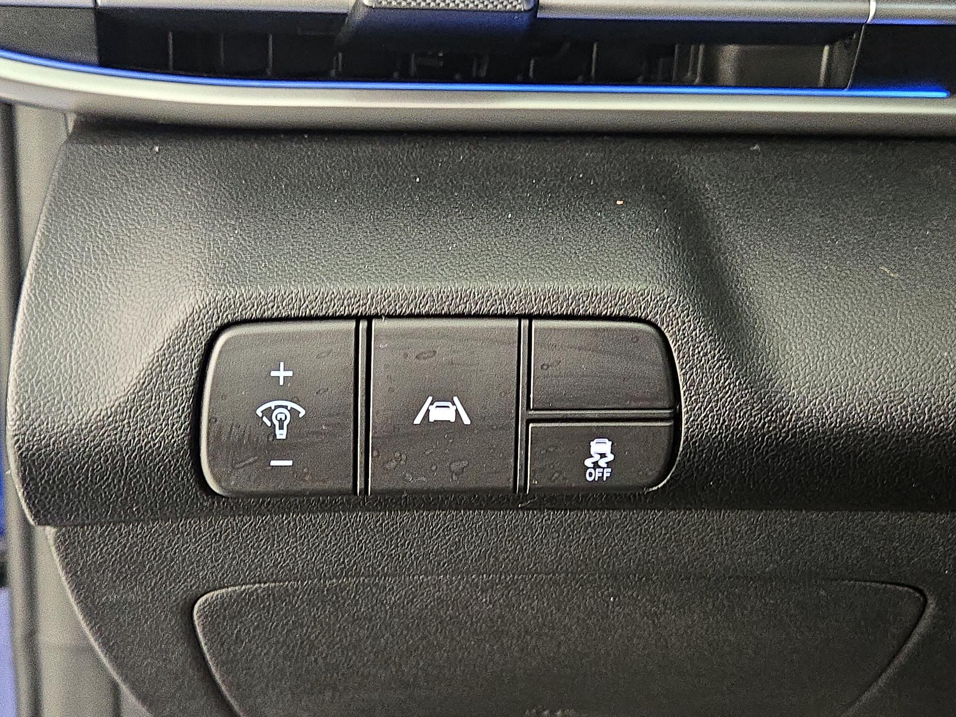 Thumbnail: 2023 Hyundai Elantra - 13