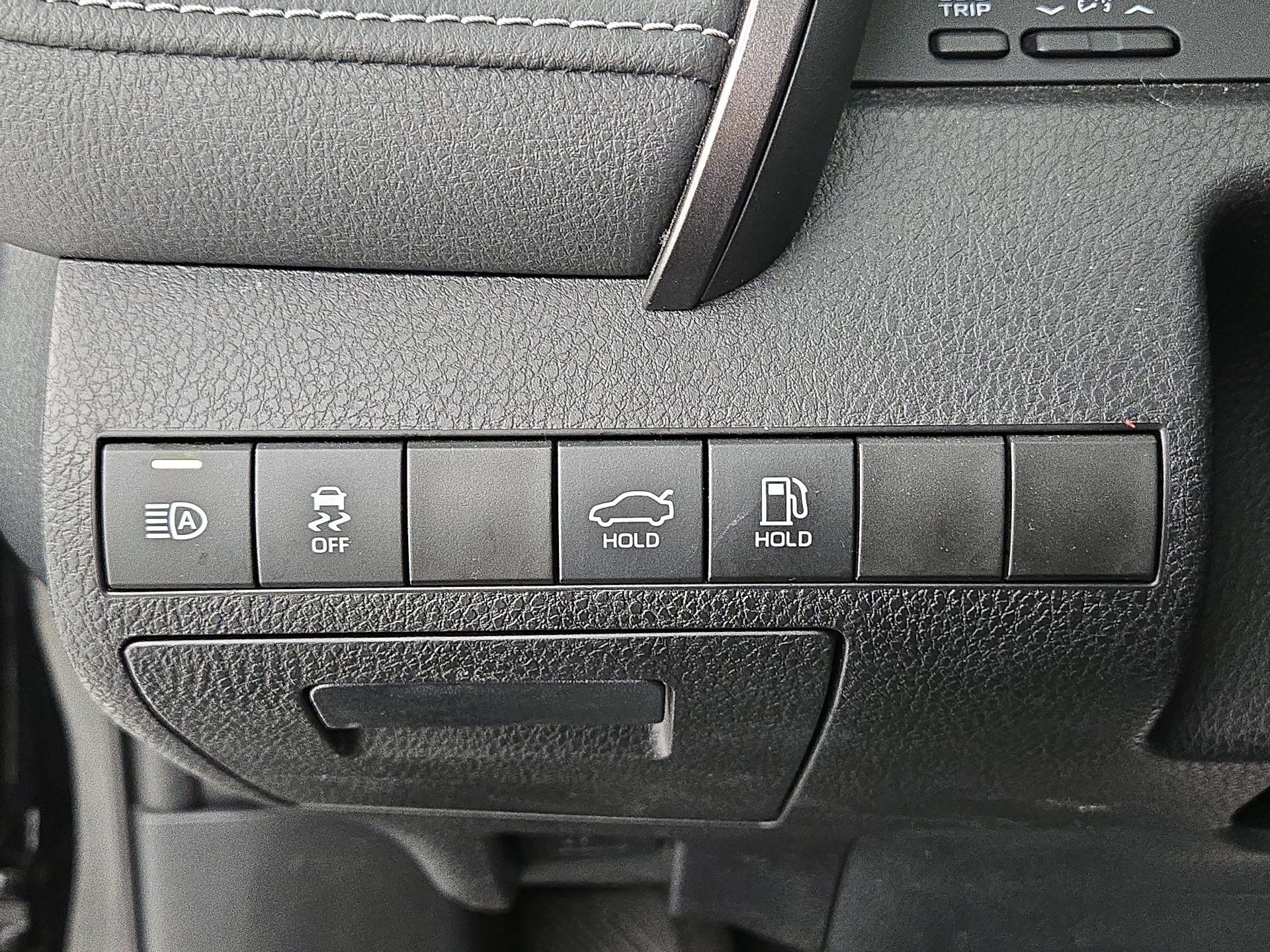 Thumbnail: 2020 Toyota Camry - 13