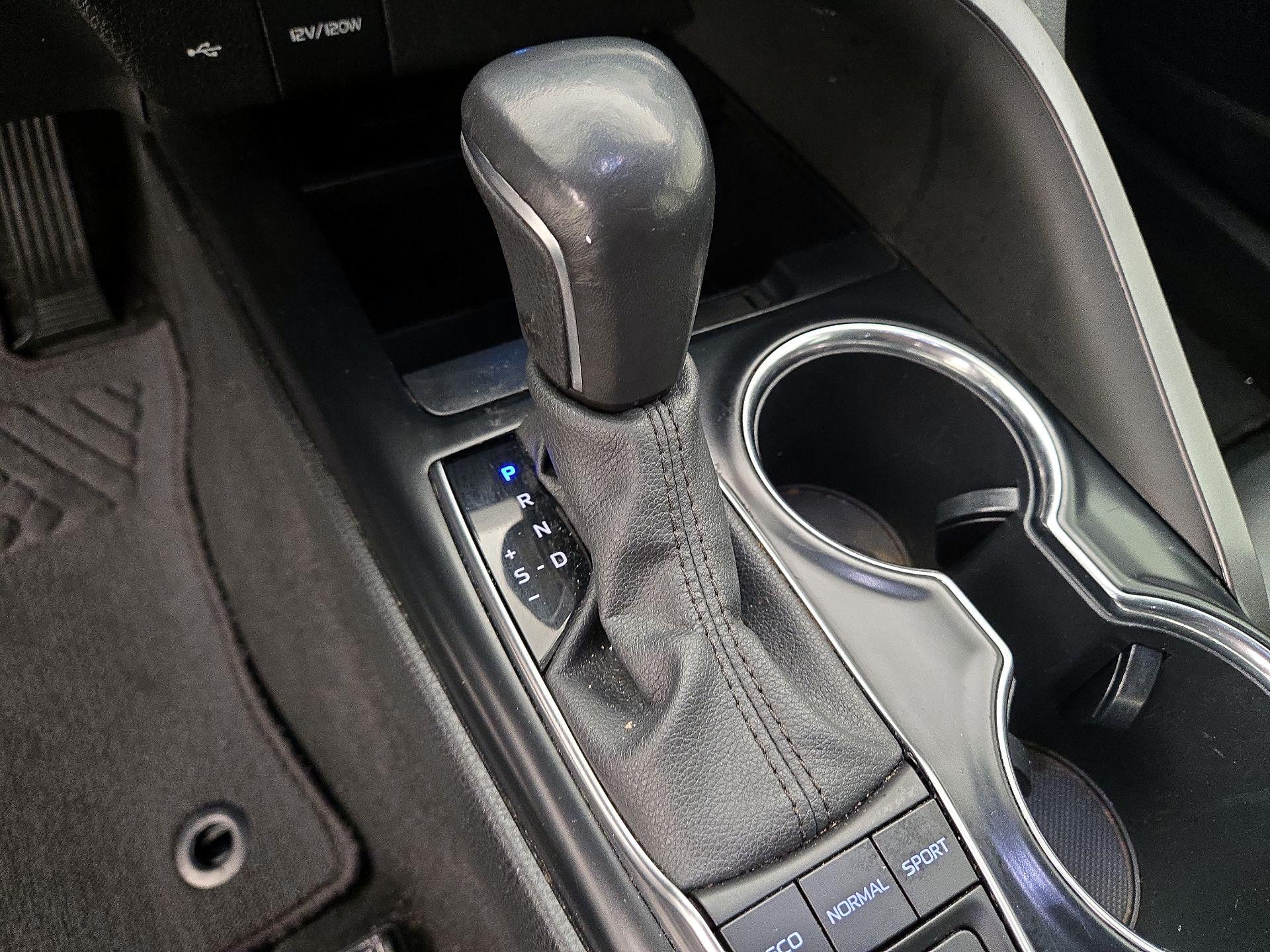 Thumbnail: 2020 Toyota Camry - 17