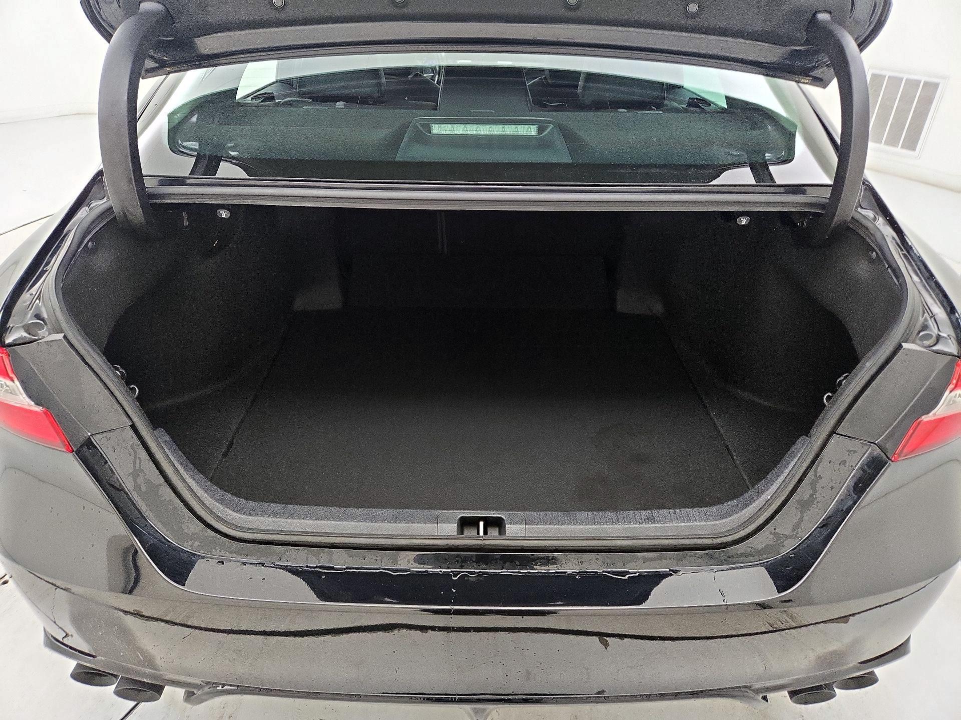 Thumbnail: 2020 Toyota Camry - 20