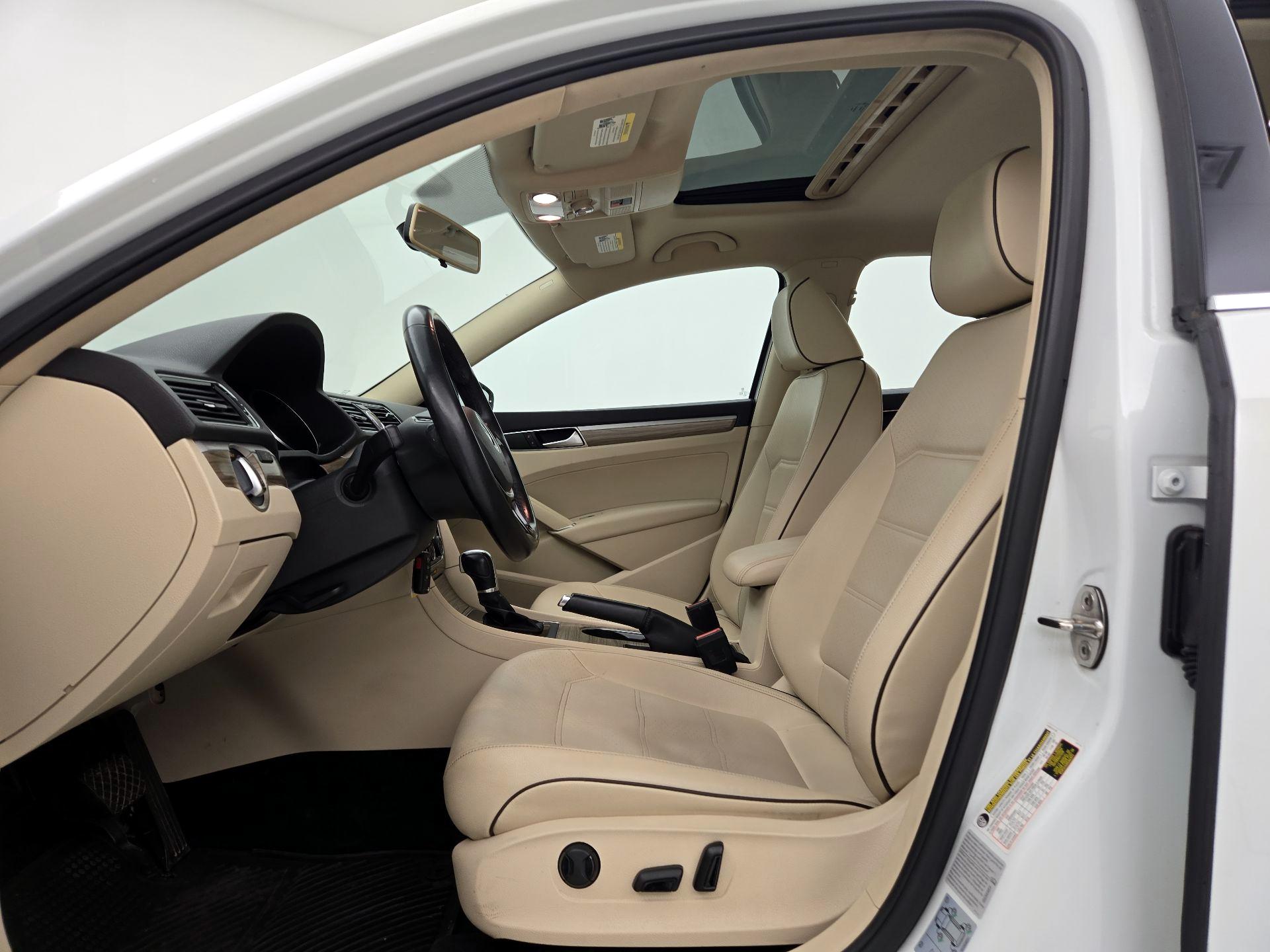 Thumbnail: 2016 Volkswagen Passat - 11