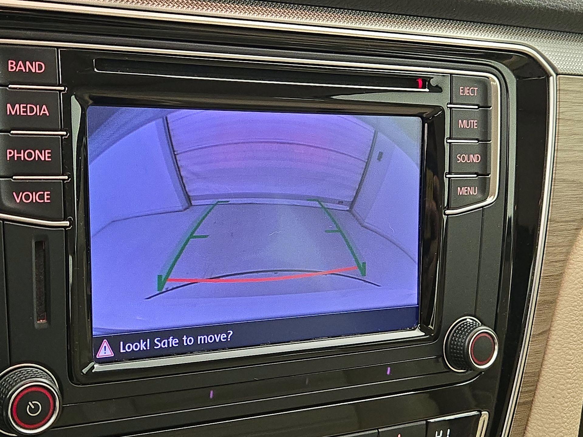 Thumbnail: 2016 Volkswagen Passat - 13