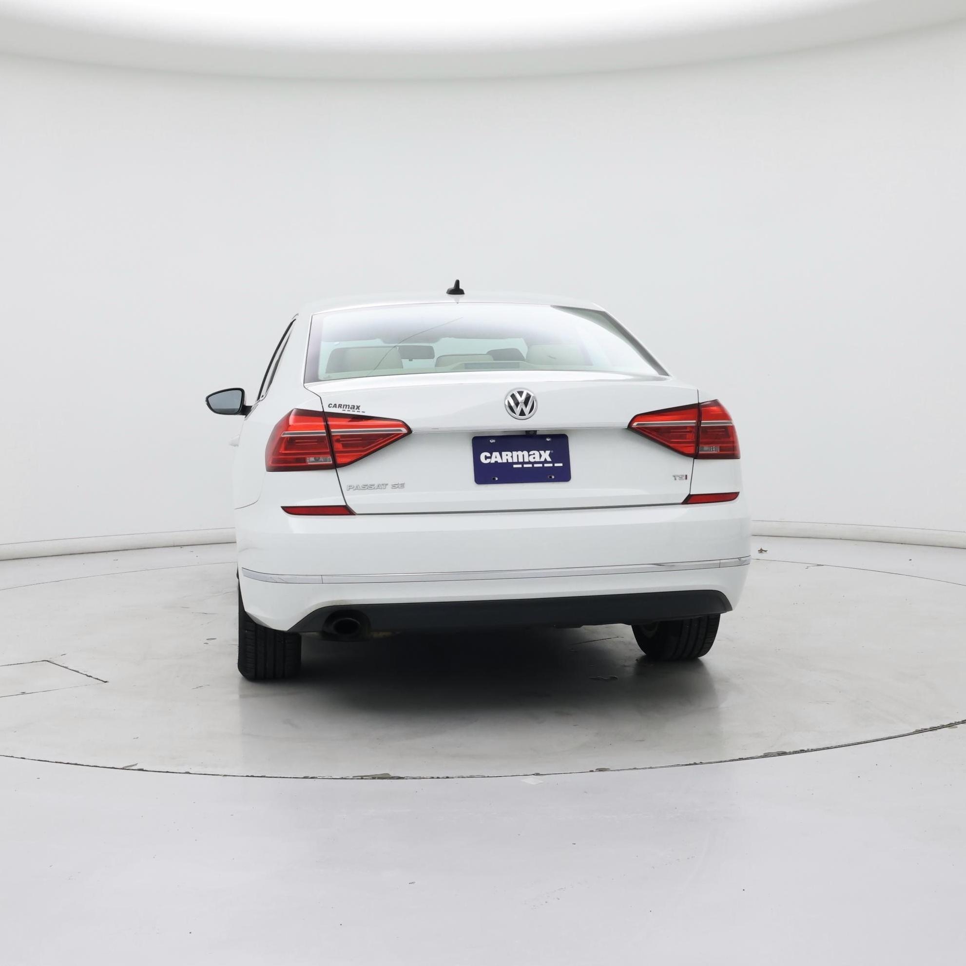 Thumbnail: 2016 Volkswagen Passat - 6