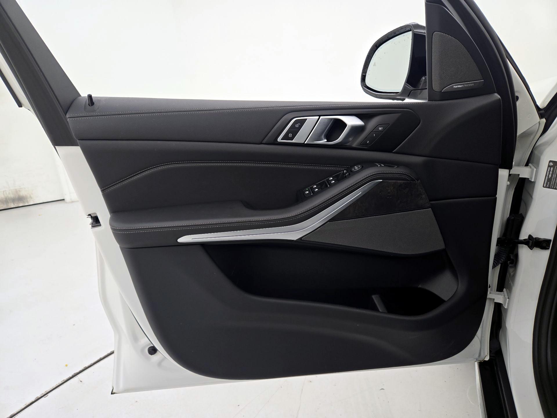 Thumbnail: 2021 BMW X5 - 12