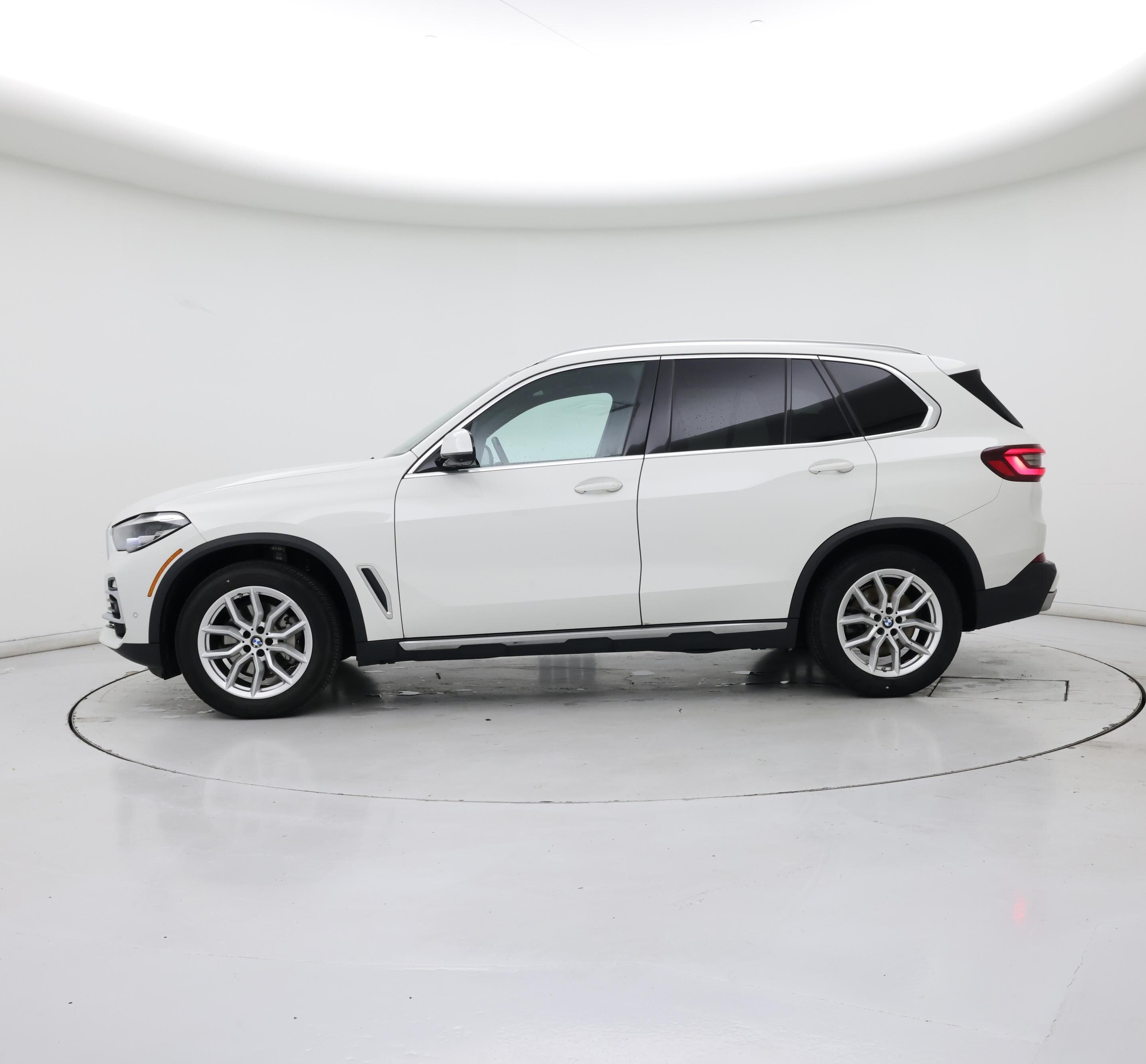 Thumbnail: 2021 BMW X5 - 3