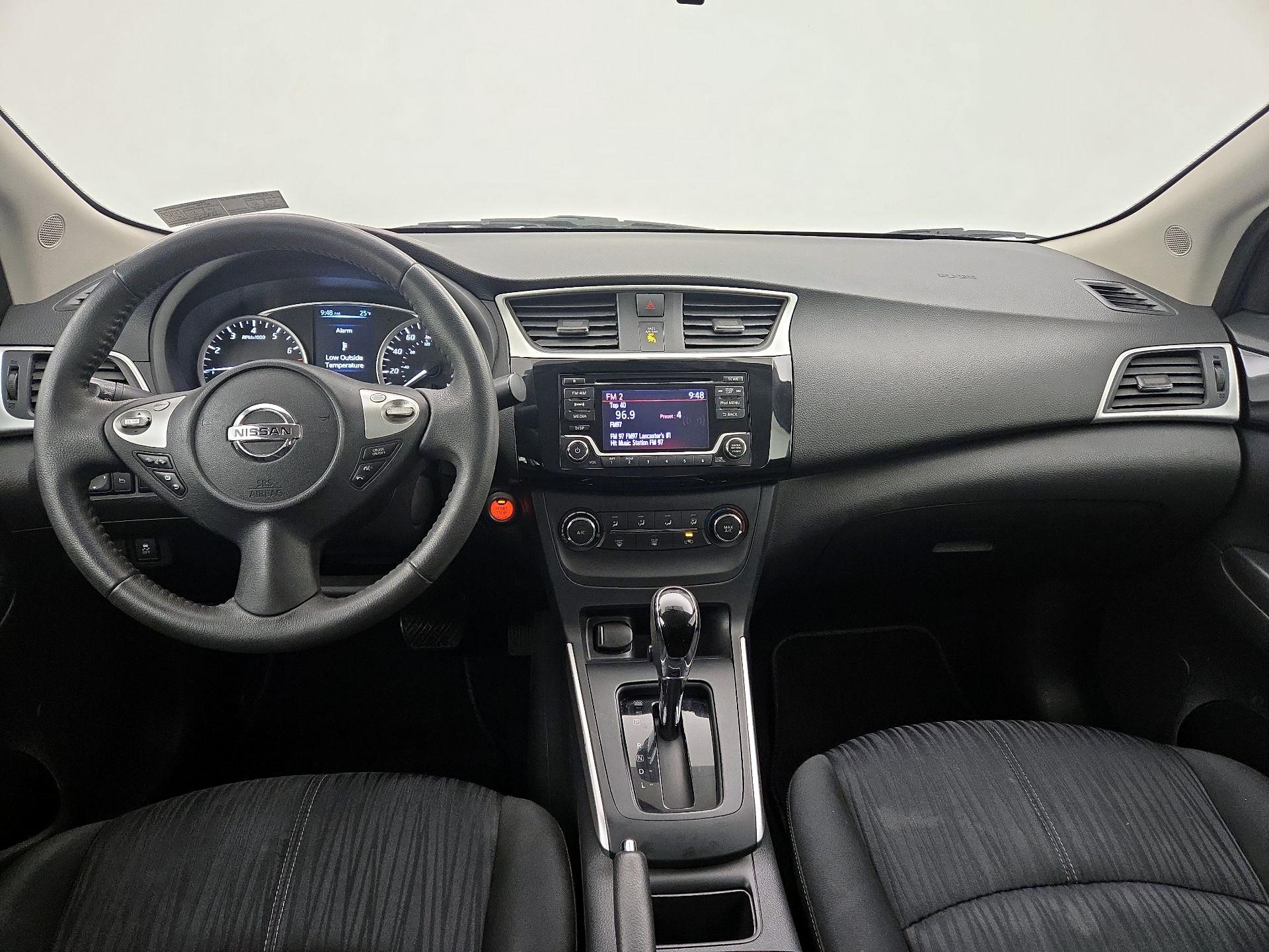 Thumbnail: 2017 Nissan Sentra - 9